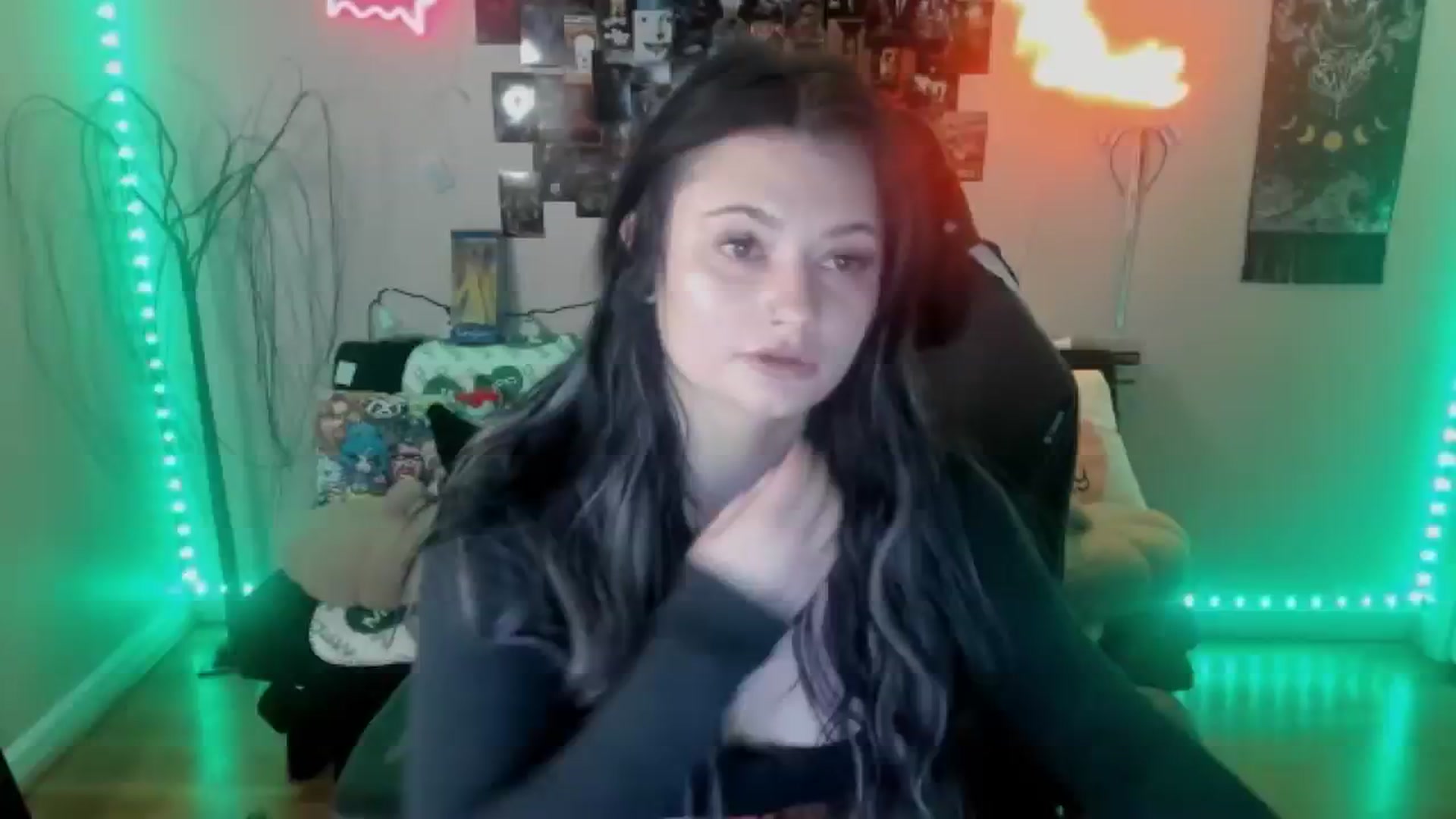 Gallery image thumbnail from CallieMyers's myfreecams stream on, 03/11/2024, 15:38 image 7 of 20