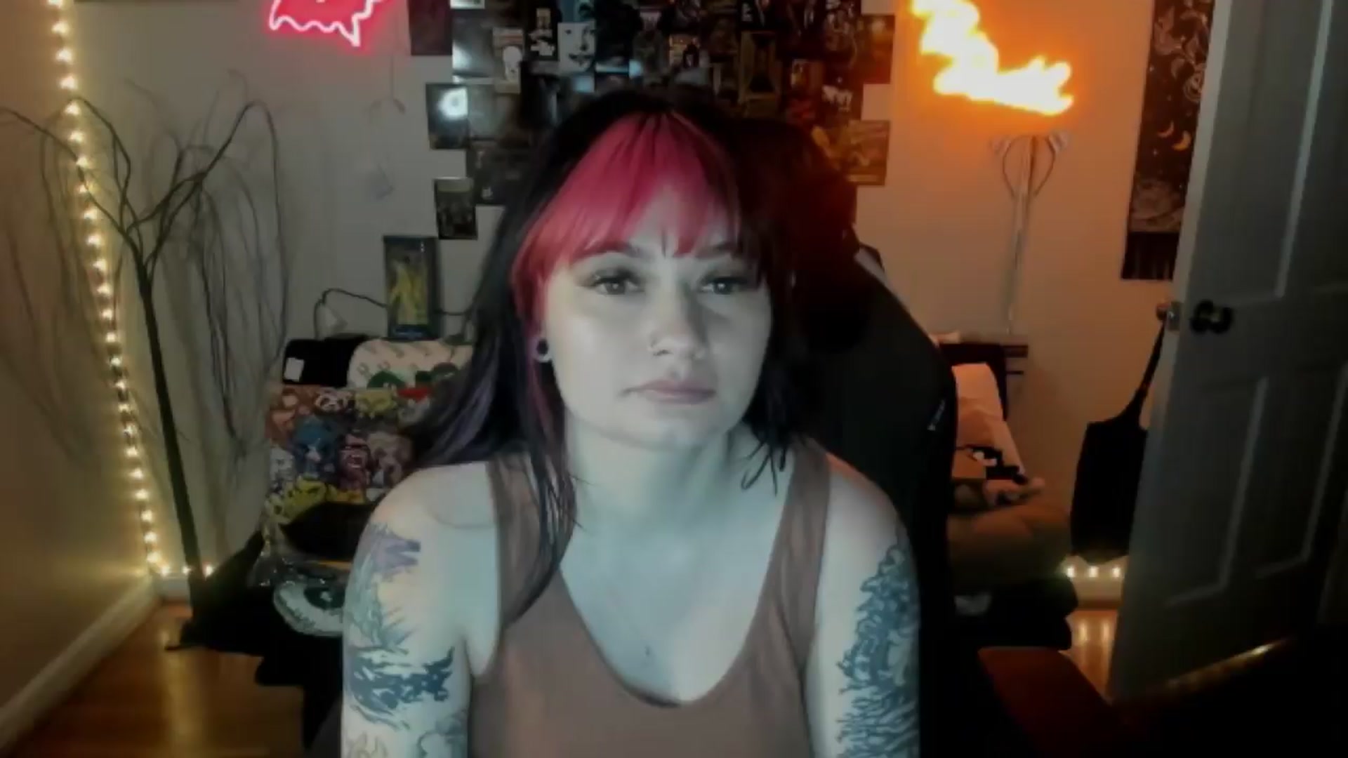 Gallery image thumbnail from CallieMyers's myfreecams stream on, 03/28/2024, 02:56 image 19 of 20