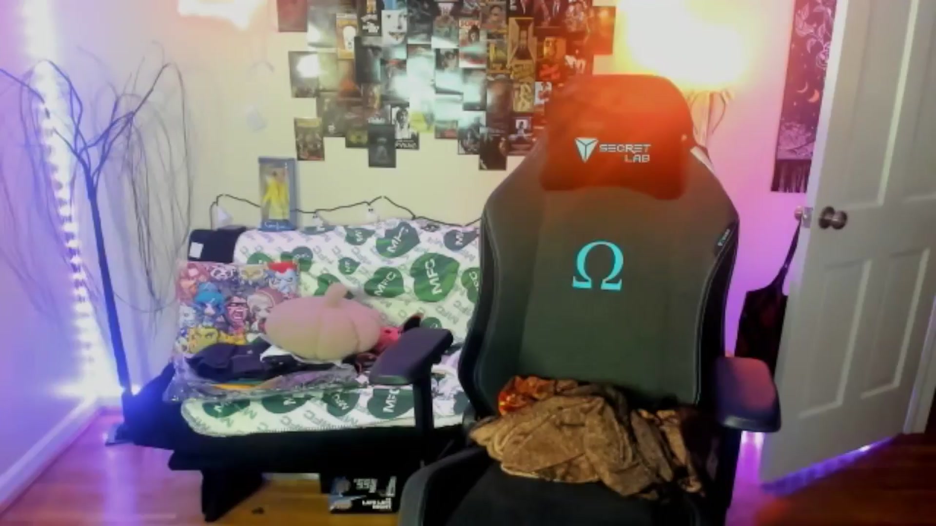 Gallery image thumbnail from CallieMyers's myfreecams stream on, 03/28/2024, 02:56 image 14 of 20