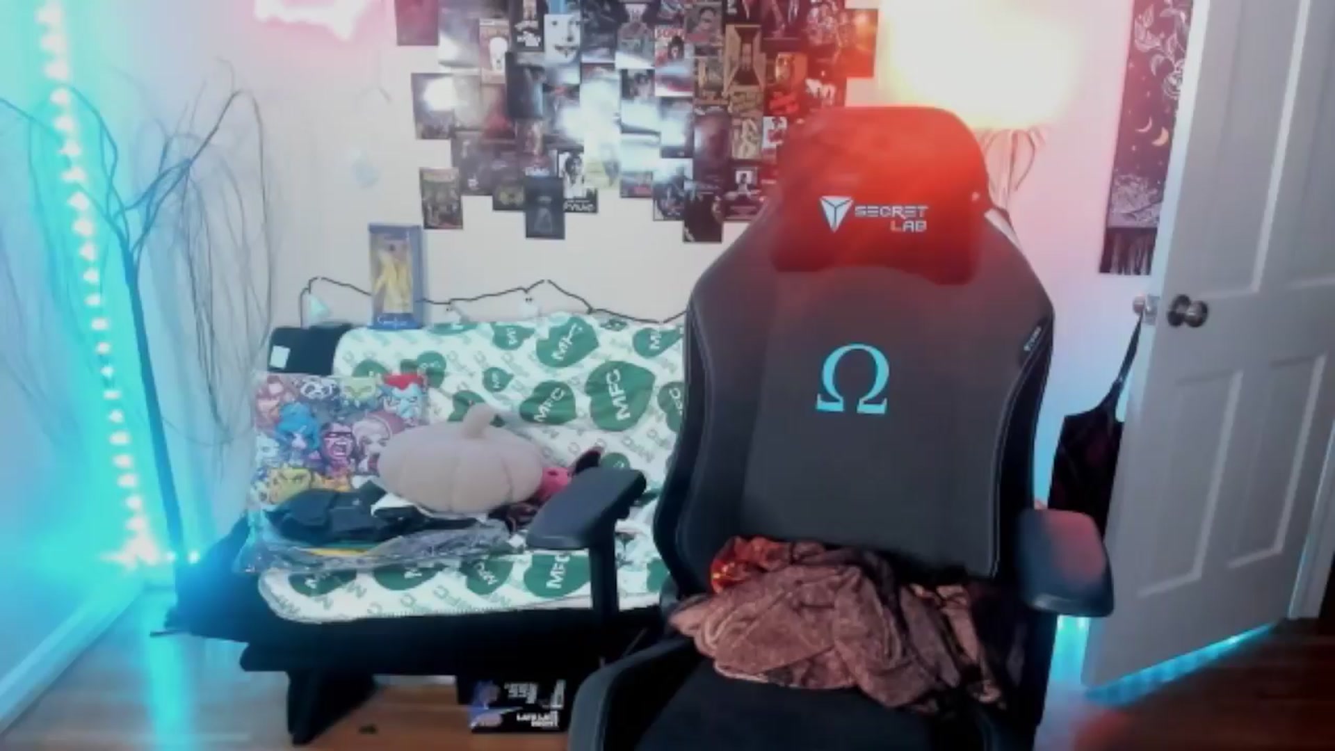 Gallery image thumbnail from CallieMyers's myfreecams stream on, 03/28/2024, 02:56 image 15 of 20