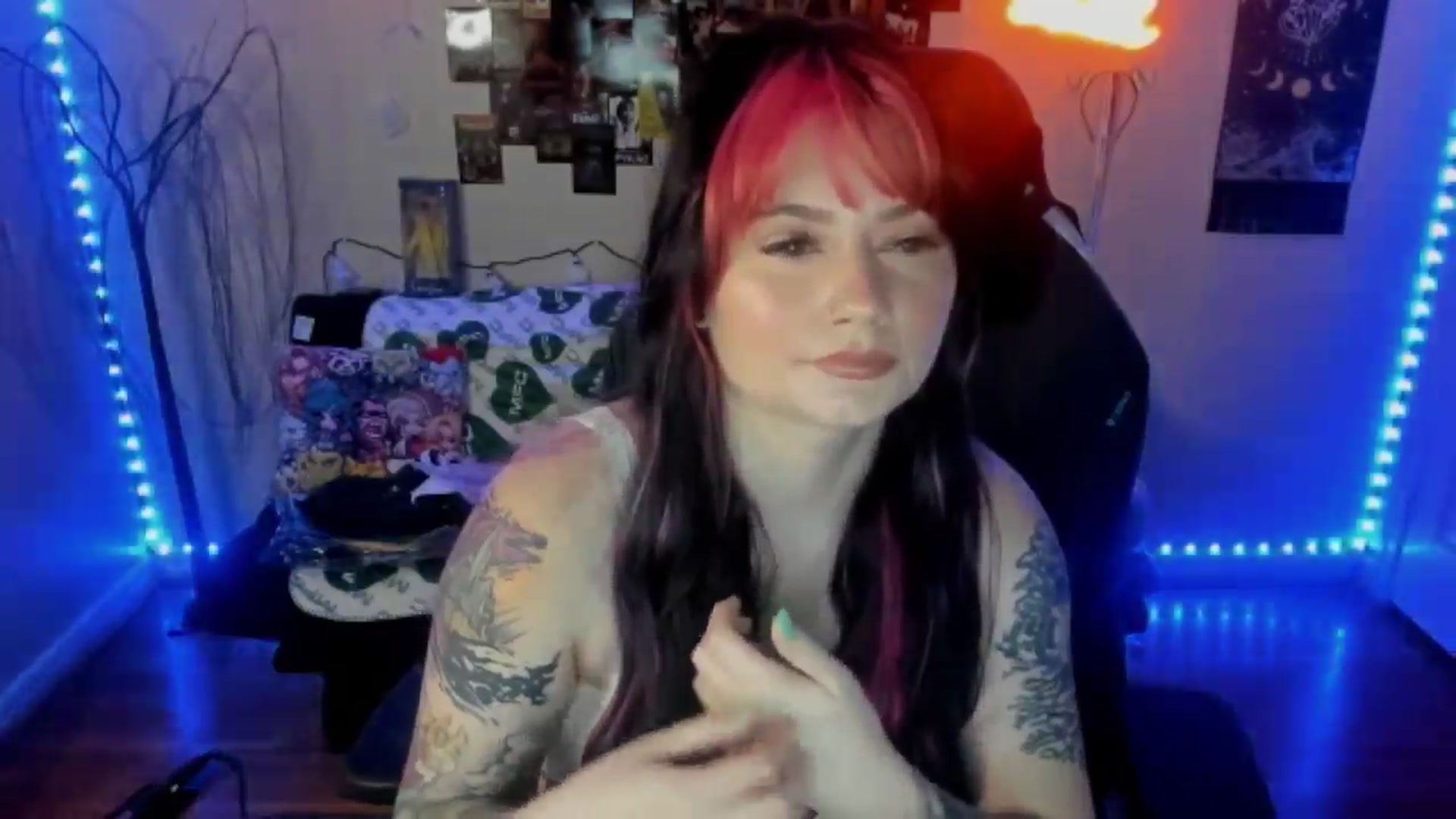 Gallery image thumbnail from CallieMyers's myfreecams stream on, 04/02/2024, 14:58 image 17 of 20