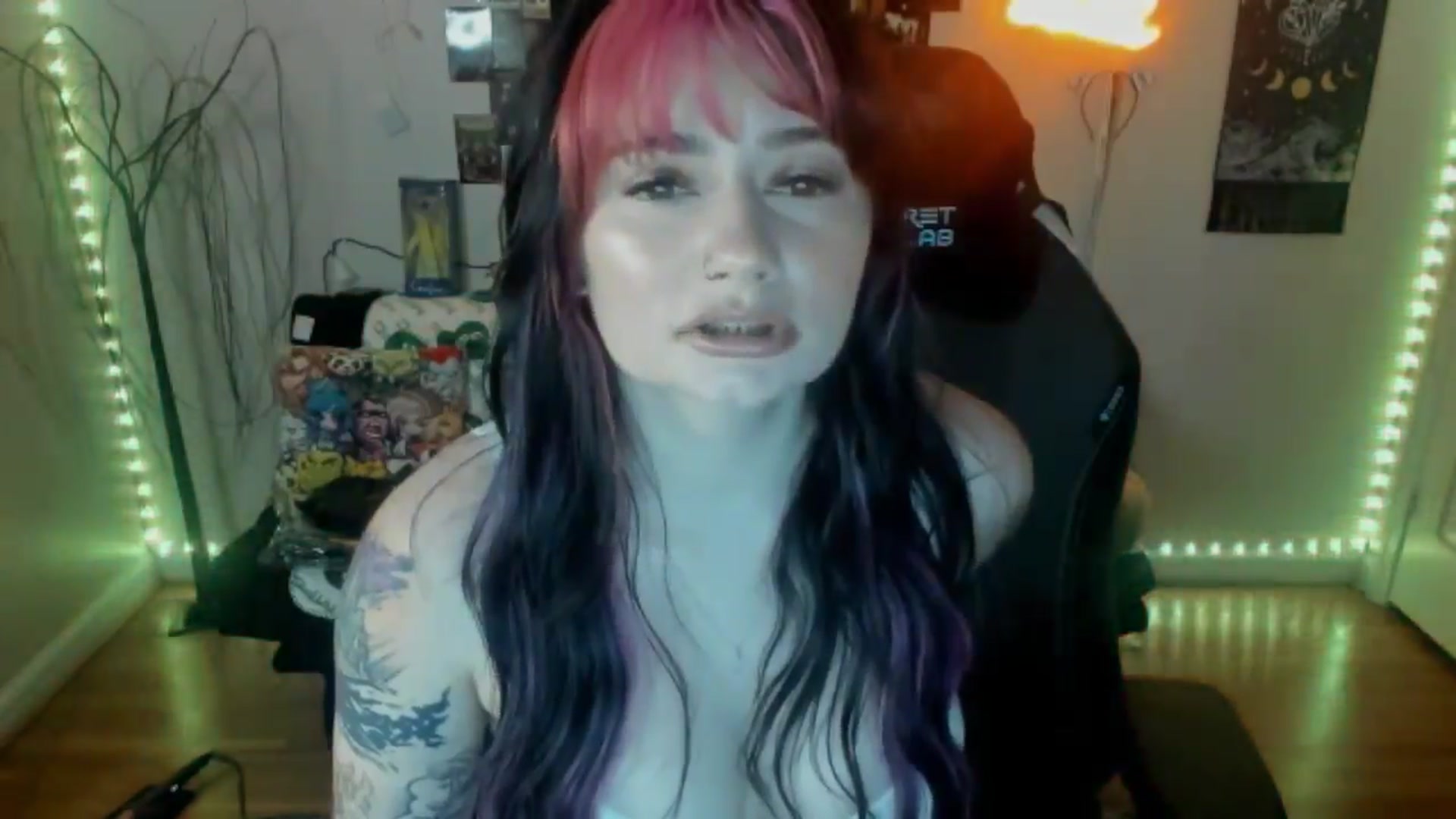 Gallery image thumbnail from CallieMyers's myfreecams stream on, 04/02/2024, 14:58 image 20 of 20