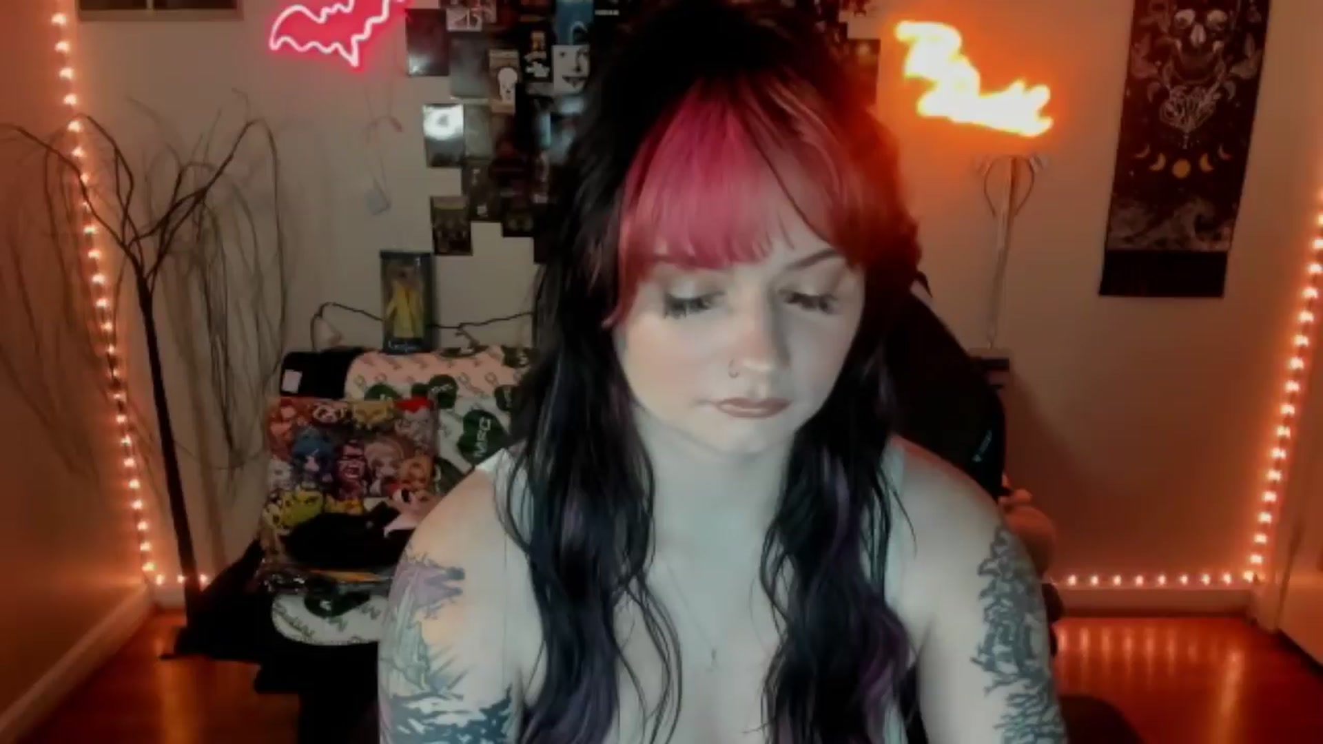 Gallery image thumbnail from CallieMyers's myfreecams stream on, 04/02/2024, 14:58 image 4 of 20