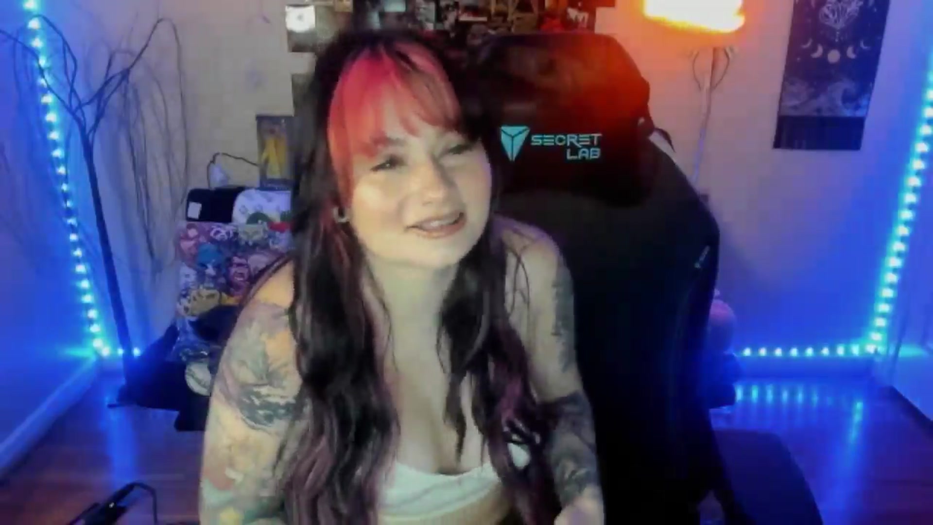 Gallery image thumbnail from CallieMyers's myfreecams stream on, 04/02/2024, 14:58 image 19 of 20