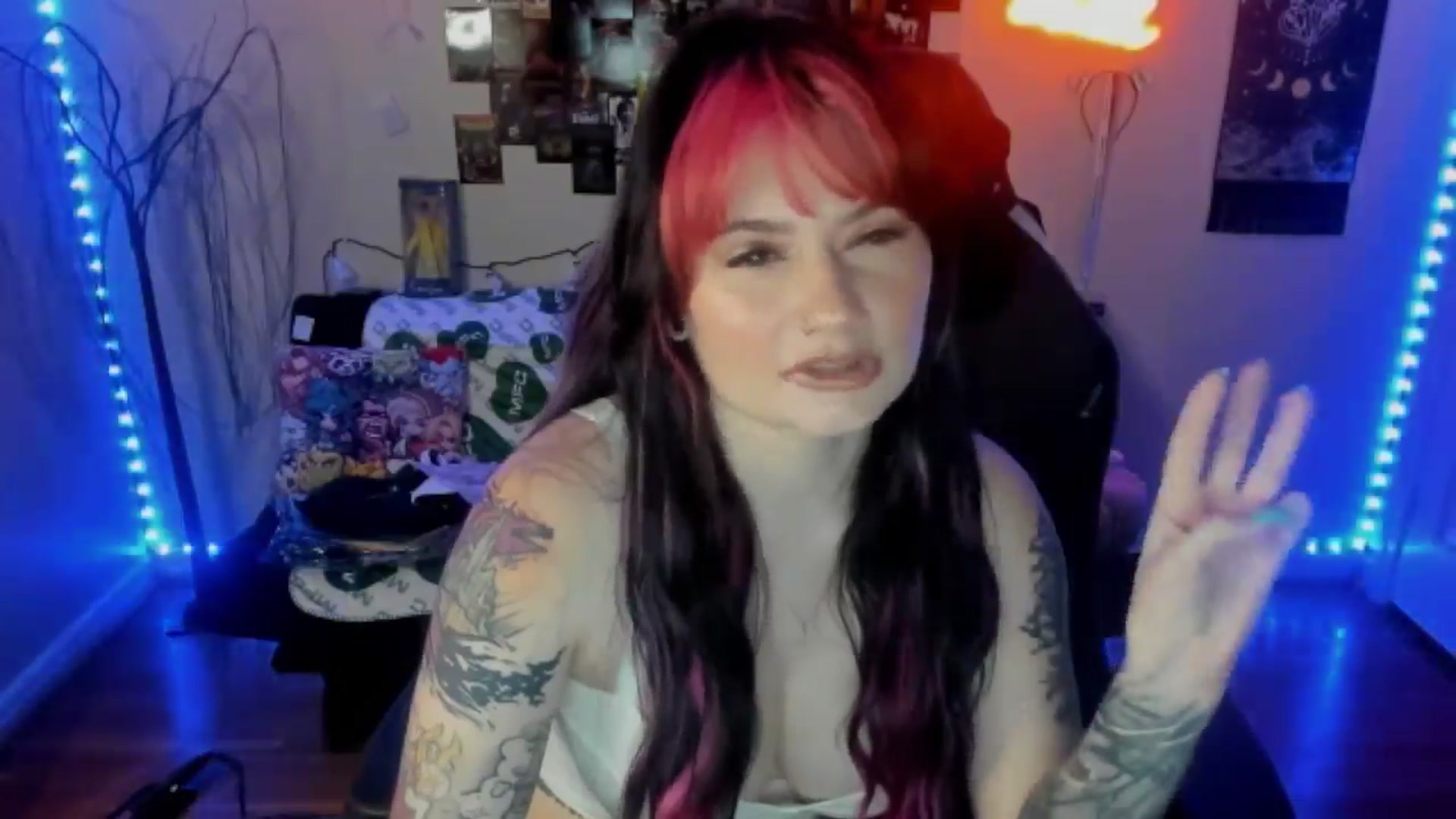 Gallery image thumbnail from CallieMyers's myfreecams stream on, 04/02/2024, 14:58 image 15 of 20