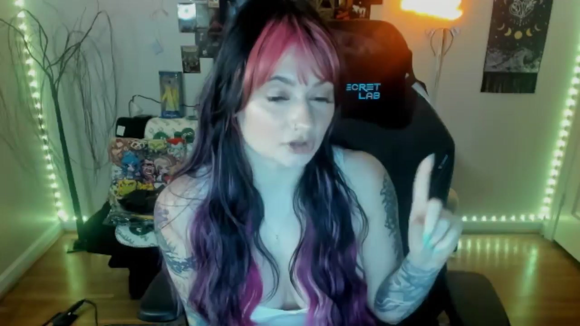 Gallery image thumbnail from CallieMyers's myfreecams stream on, 04/02/2024, 14:58 image 14 of 20