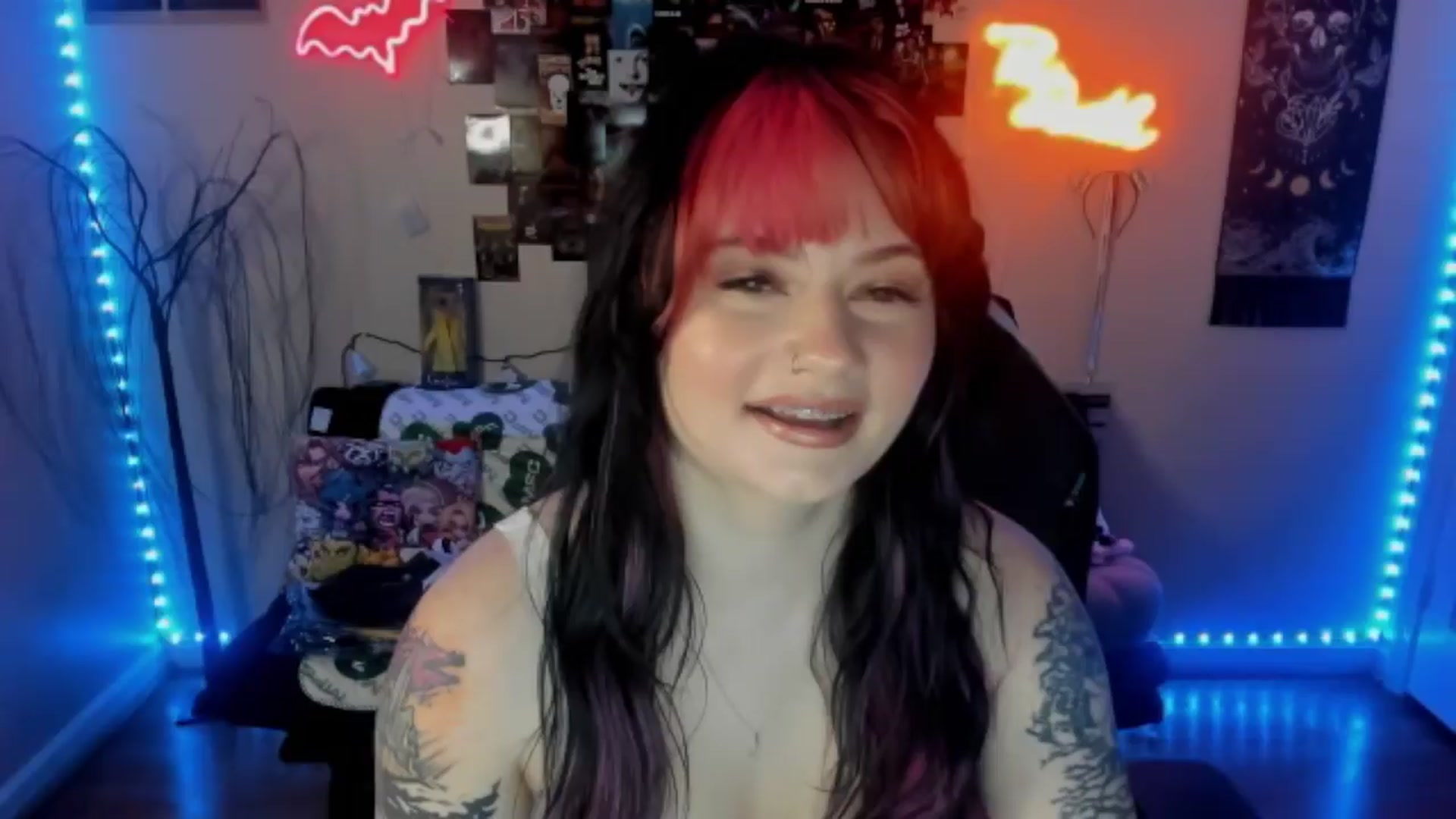 Gallery image thumbnail from CallieMyers's myfreecams stream on, 04/02/2024, 14:58 image 5 of 20