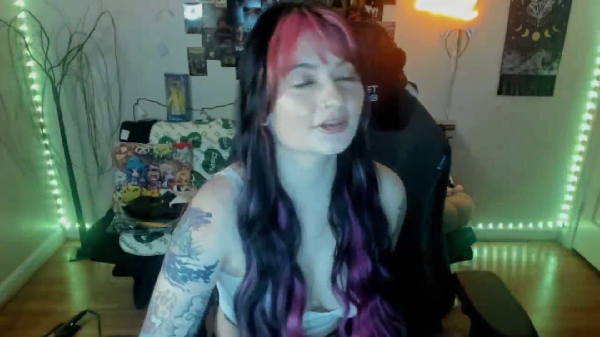 Gallery image thumbnail from CallieMyers's myfreecams stream on, 04/02/2024, 14:58 image 18 of 20