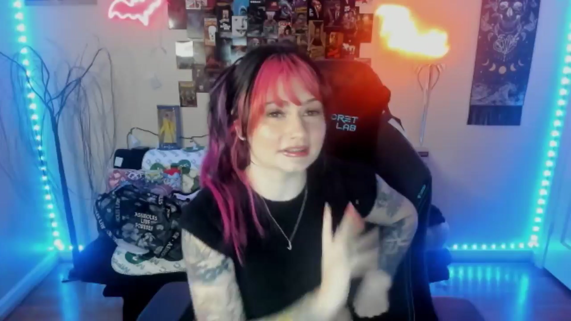 Gallery image thumbnail from CallieMyers's myfreecams stream on, 04/03/2024, 15:43 image 12 of 20