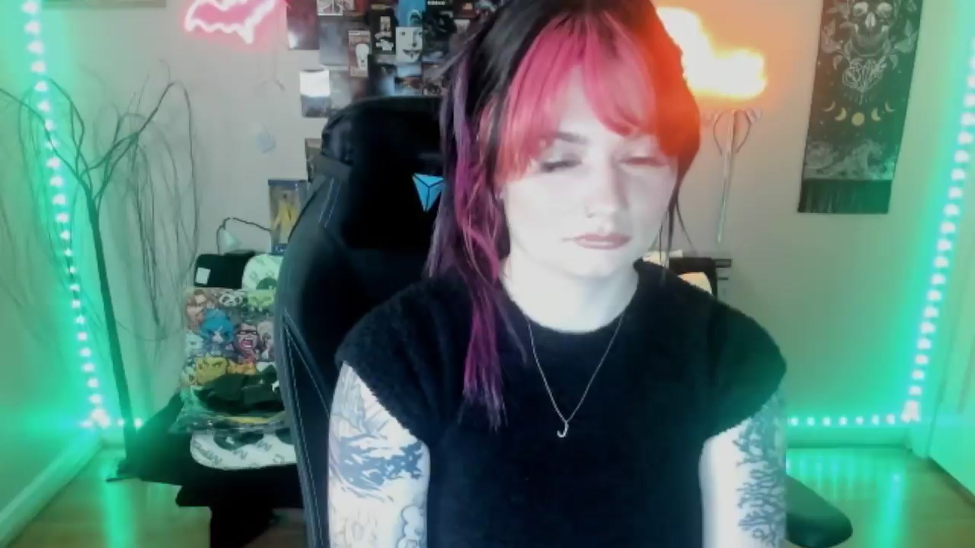 Gallery image thumbnail from CallieMyers's myfreecams stream on, 04/03/2024, 15:43 image 4 of 20