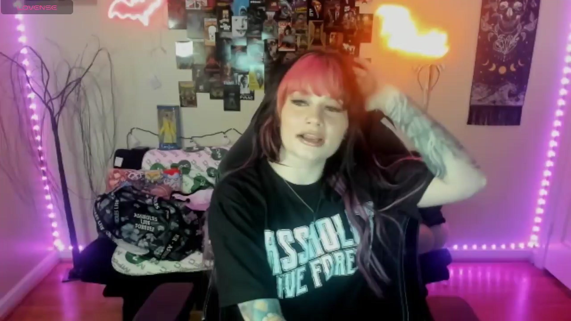 Gallery image thumbnail from CallieMyers's myfreecams stream on, 04/04/2024, 15:49 image 3 of 20