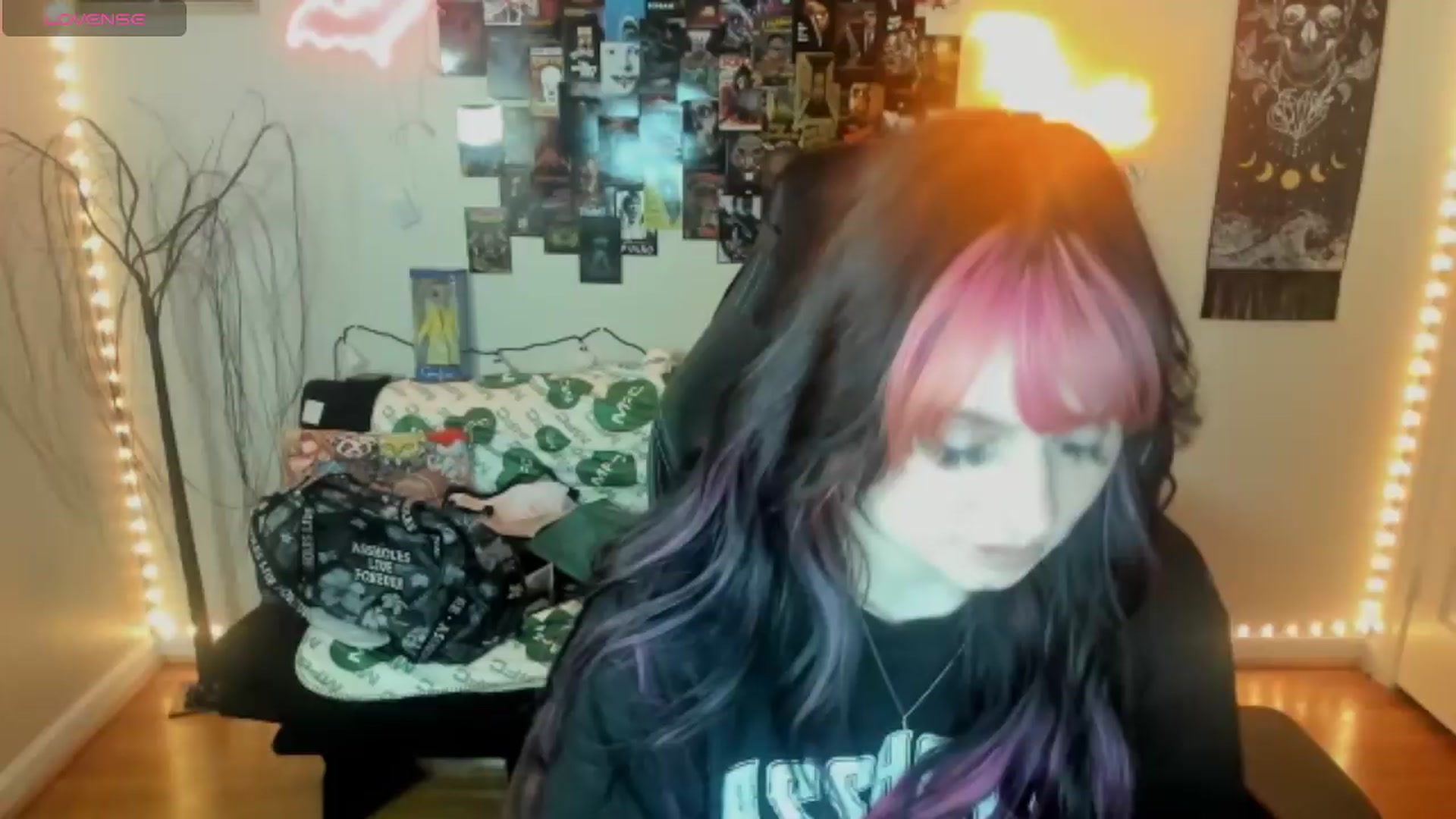Gallery image thumbnail from CallieMyers's myfreecams stream on, 04/04/2024, 15:49 image 16 of 20