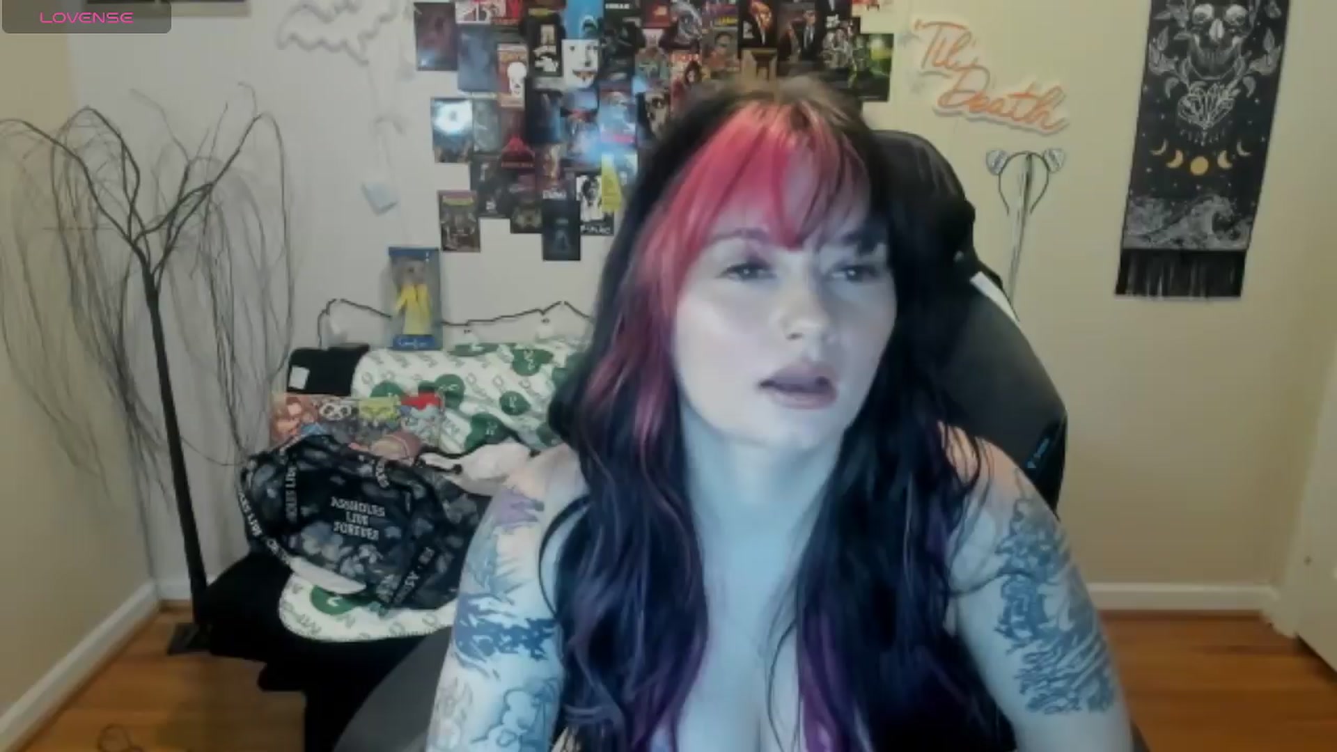Gallery image thumbnail from CallieMyers's myfreecams stream on, 04/05/2024, 15:55 image 13 of 20