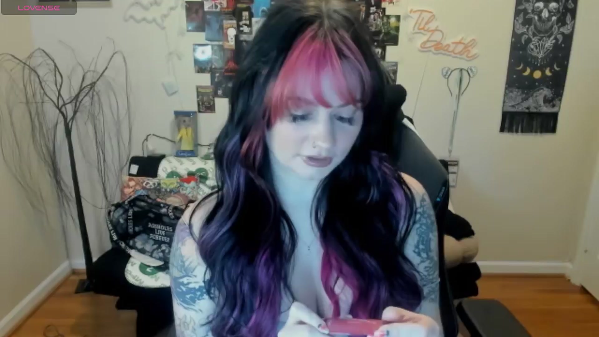 Gallery image thumbnail from CallieMyers's myfreecams stream on, 04/05/2024, 15:55 image 9 of 20