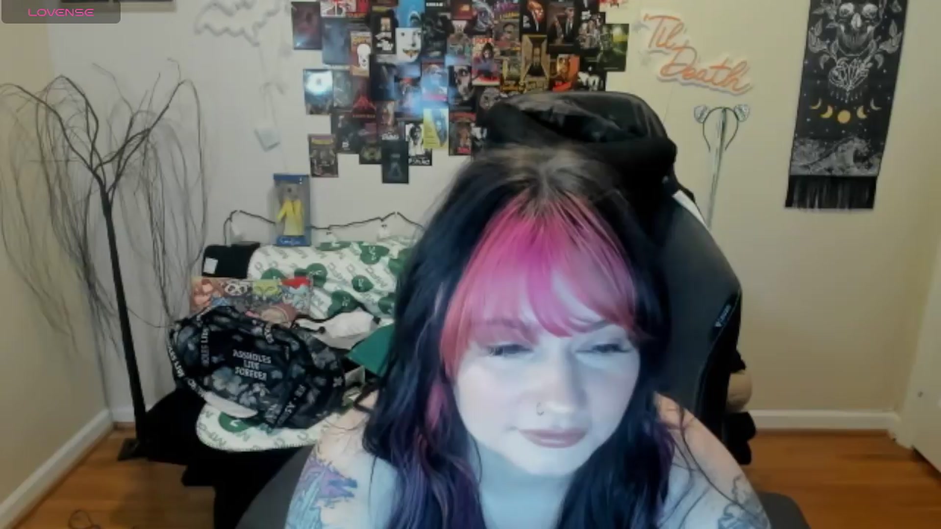 Gallery image thumbnail from CallieMyers's myfreecams stream on, 04/05/2024, 15:55 image 12 of 20