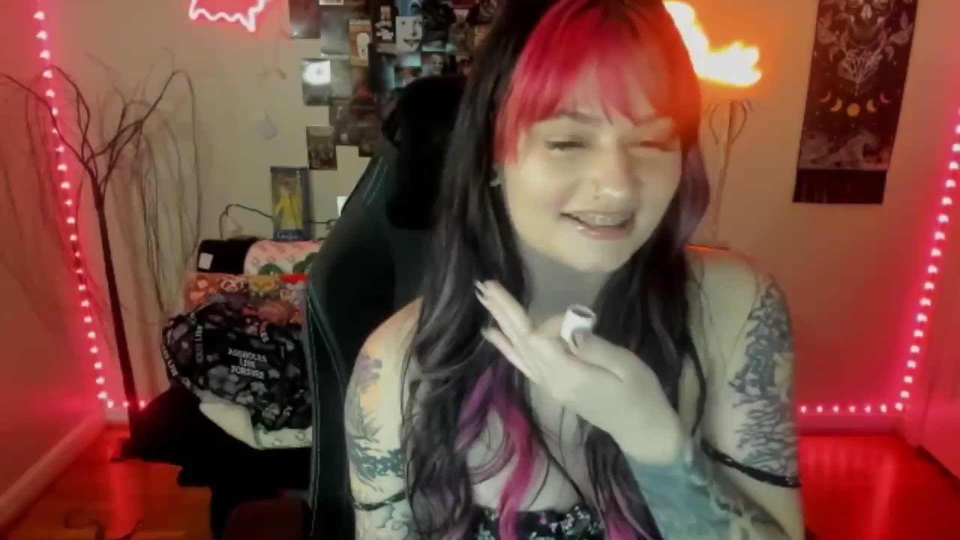 Gallery image thumbnail from CallieMyers's myfreecams stream on, 04/09/2024, 15:29 image 17 of 20