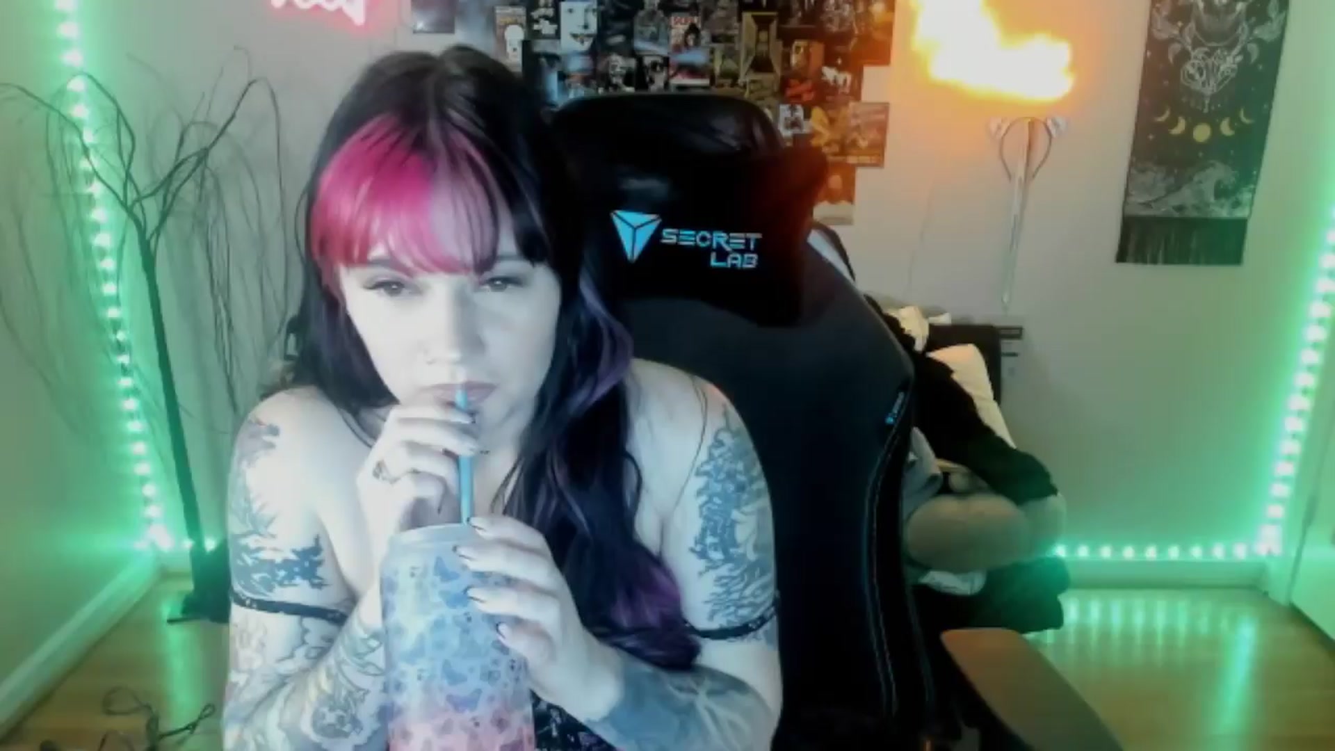 Gallery image thumbnail from CallieMyers's myfreecams stream on, 04/09/2024, 15:29 image 1 of 20