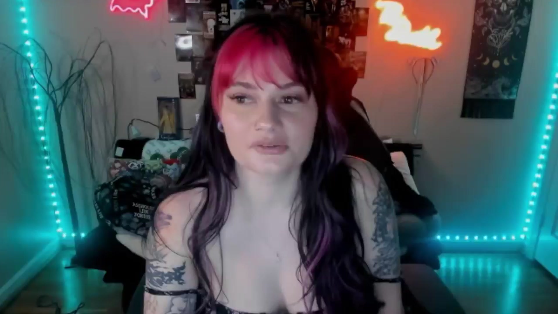 Gallery image thumbnail from CallieMyers's myfreecams stream on, 04/09/2024, 15:29 image 14 of 20