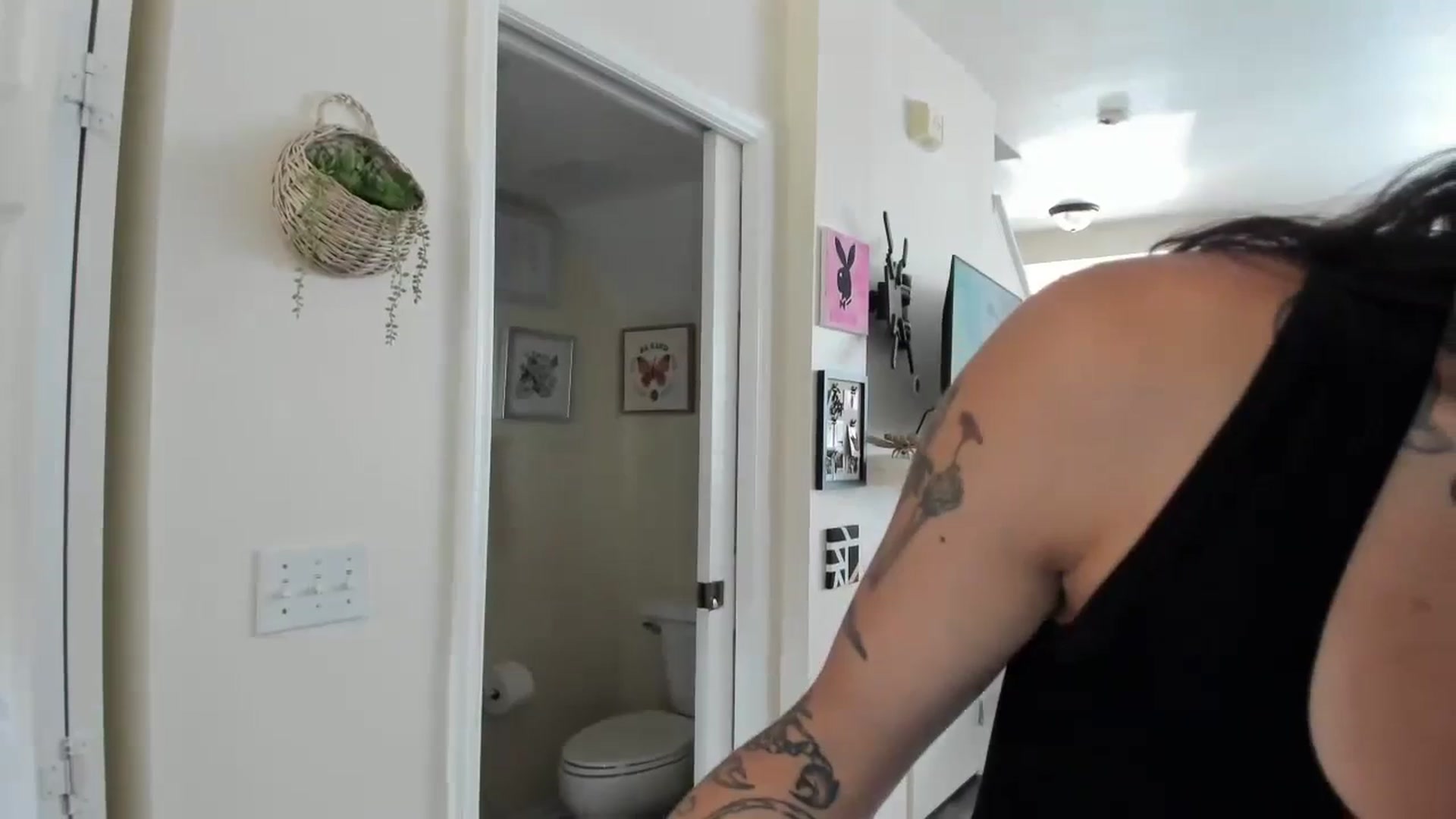 Gallery image thumbnail from Callmekalii's myfreecams stream on, 06/26/2023, 20:10 image 4 of 20