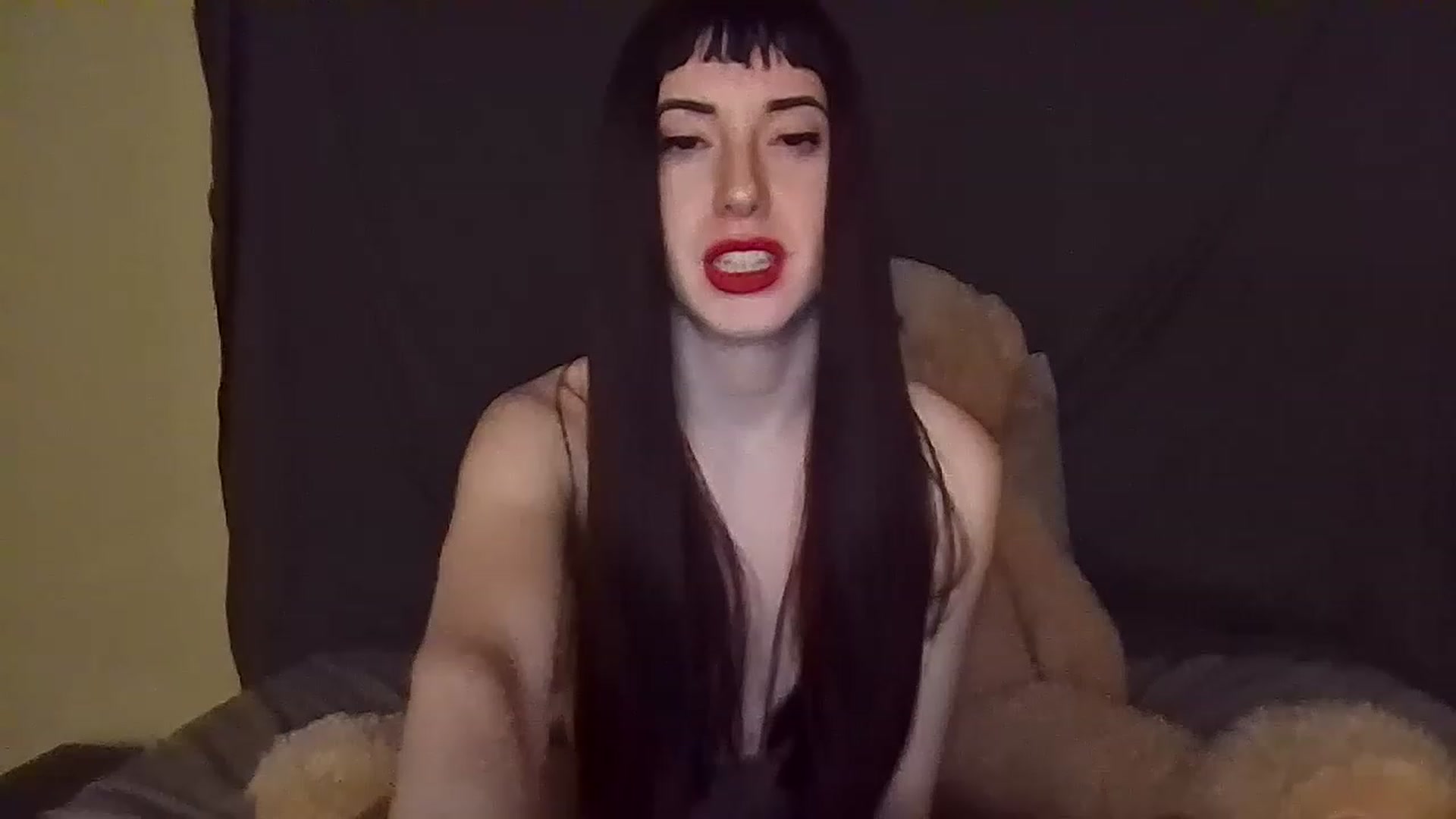 Gallery image thumbnail from Callmekltty's myfreecams stream on, 01/06/2023, 07:13 image 10 of 20