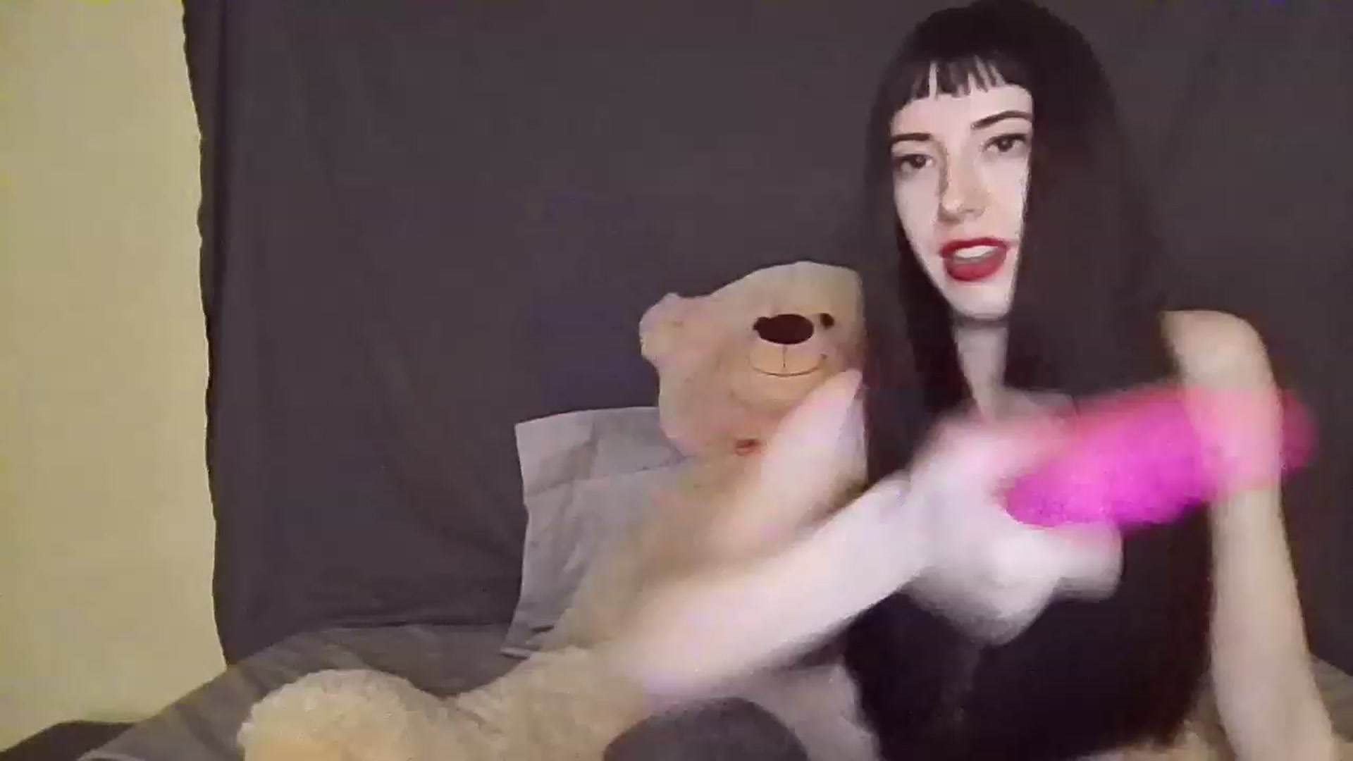Gallery image thumbnail from Callmekltty's myfreecams stream on, 01/06/2023, 07:13 image 18 of 20