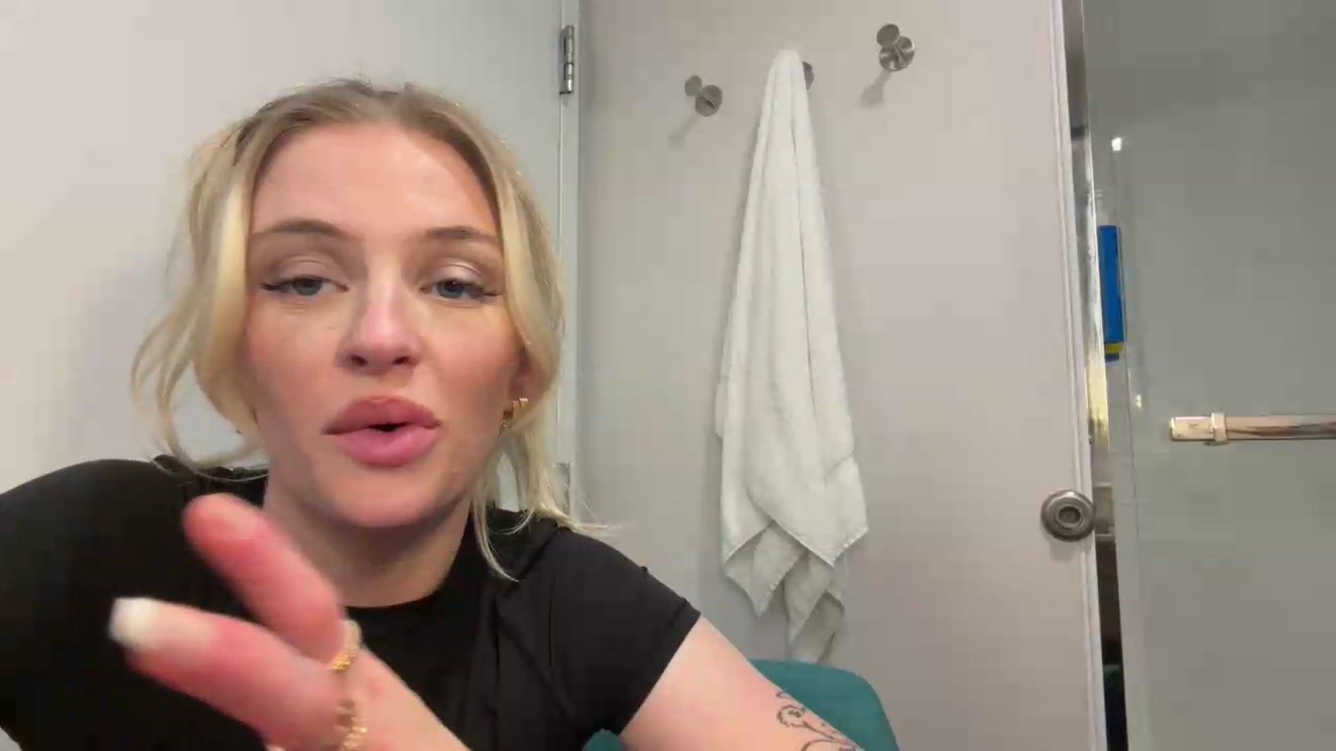 Gallery image thumbnail from Callmemaddie's myfreecams stream on, 08/03/2026, 08:46 image 13 of 20