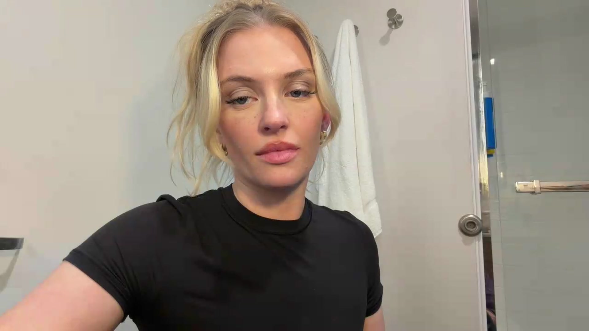 Gallery image thumbnail from Callmemaddie's myfreecams stream on, 08/03/2026, 08:46 image 17 of 20