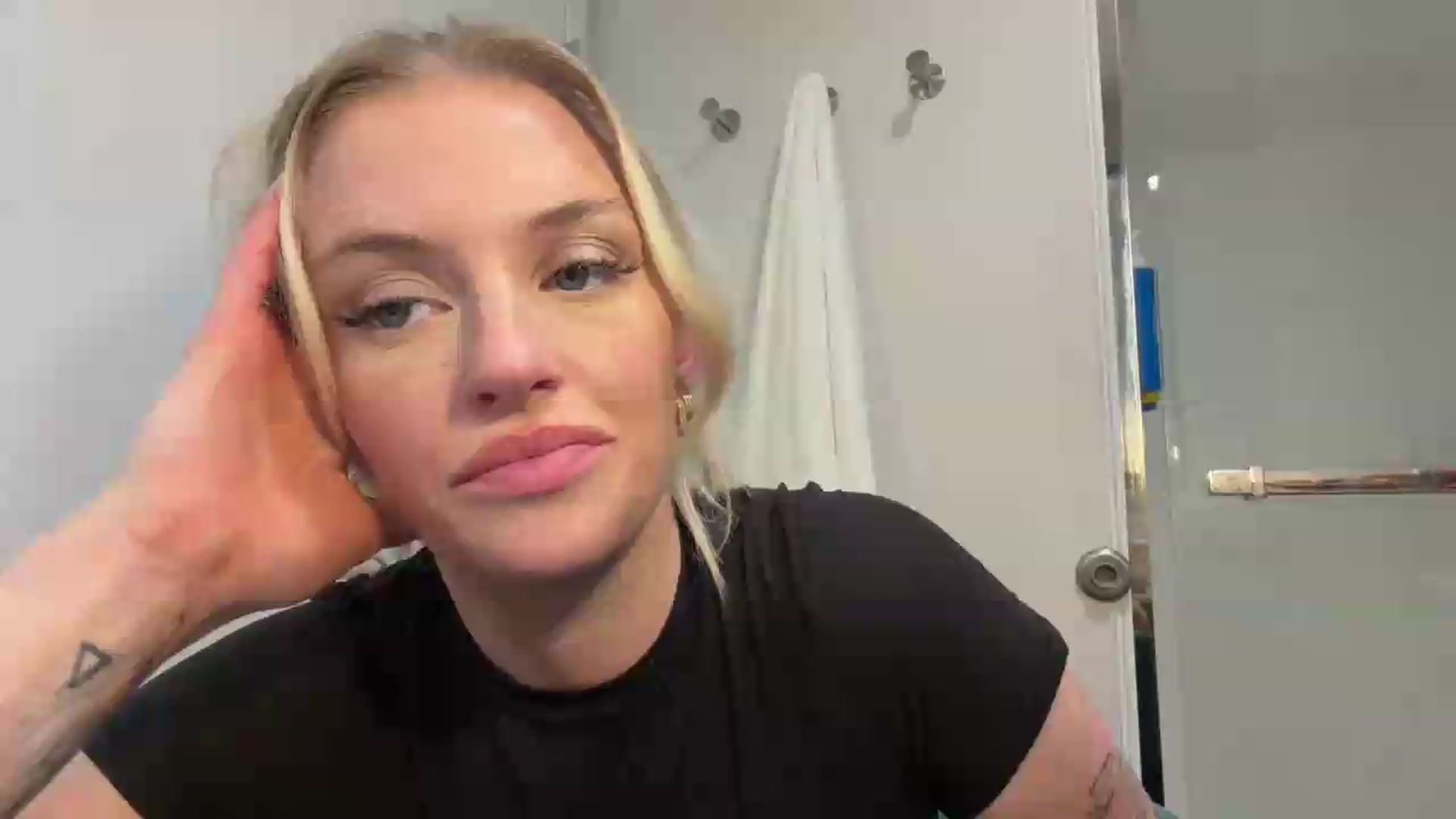 Gallery image thumbnail from Callmemaddie's myfreecams stream on, 08/03/2026, 09:29 image 1 of 20