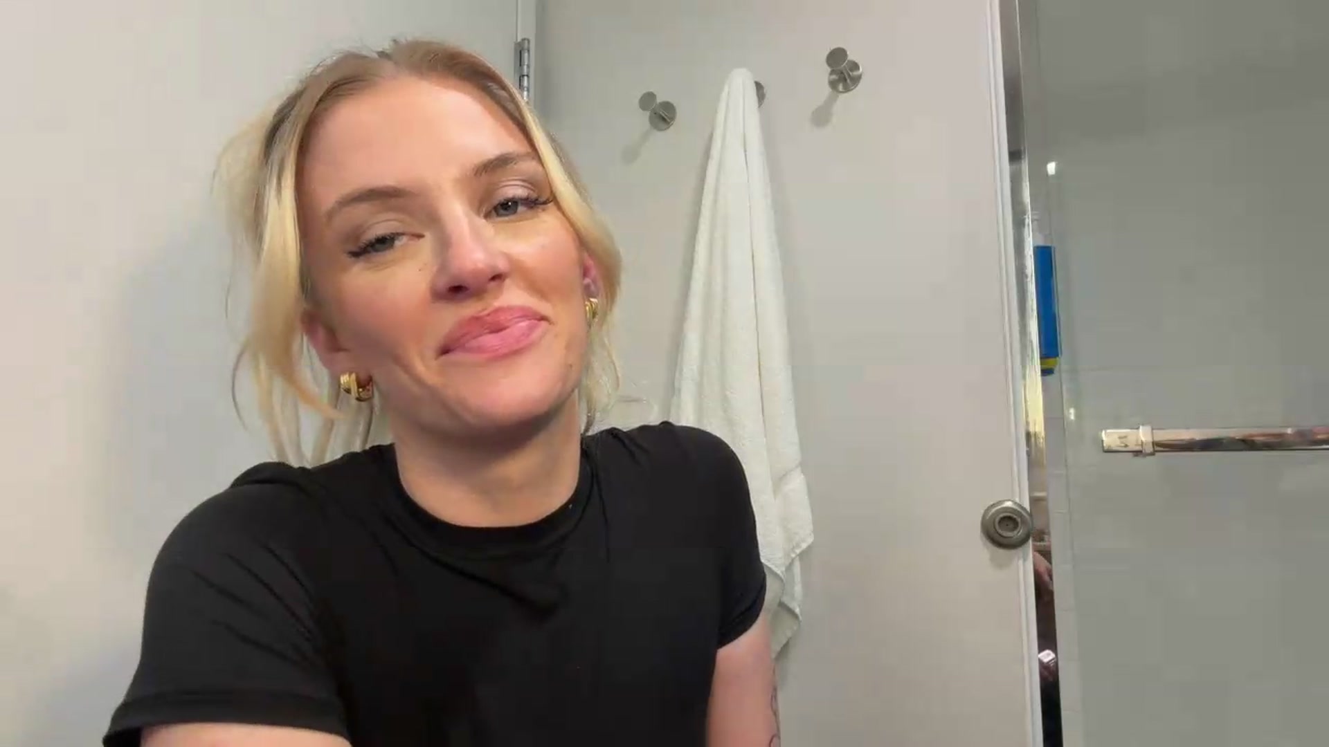 Gallery image thumbnail from Callmemaddie's myfreecams stream on, 08/03/2026, 09:29 image 5 of 20