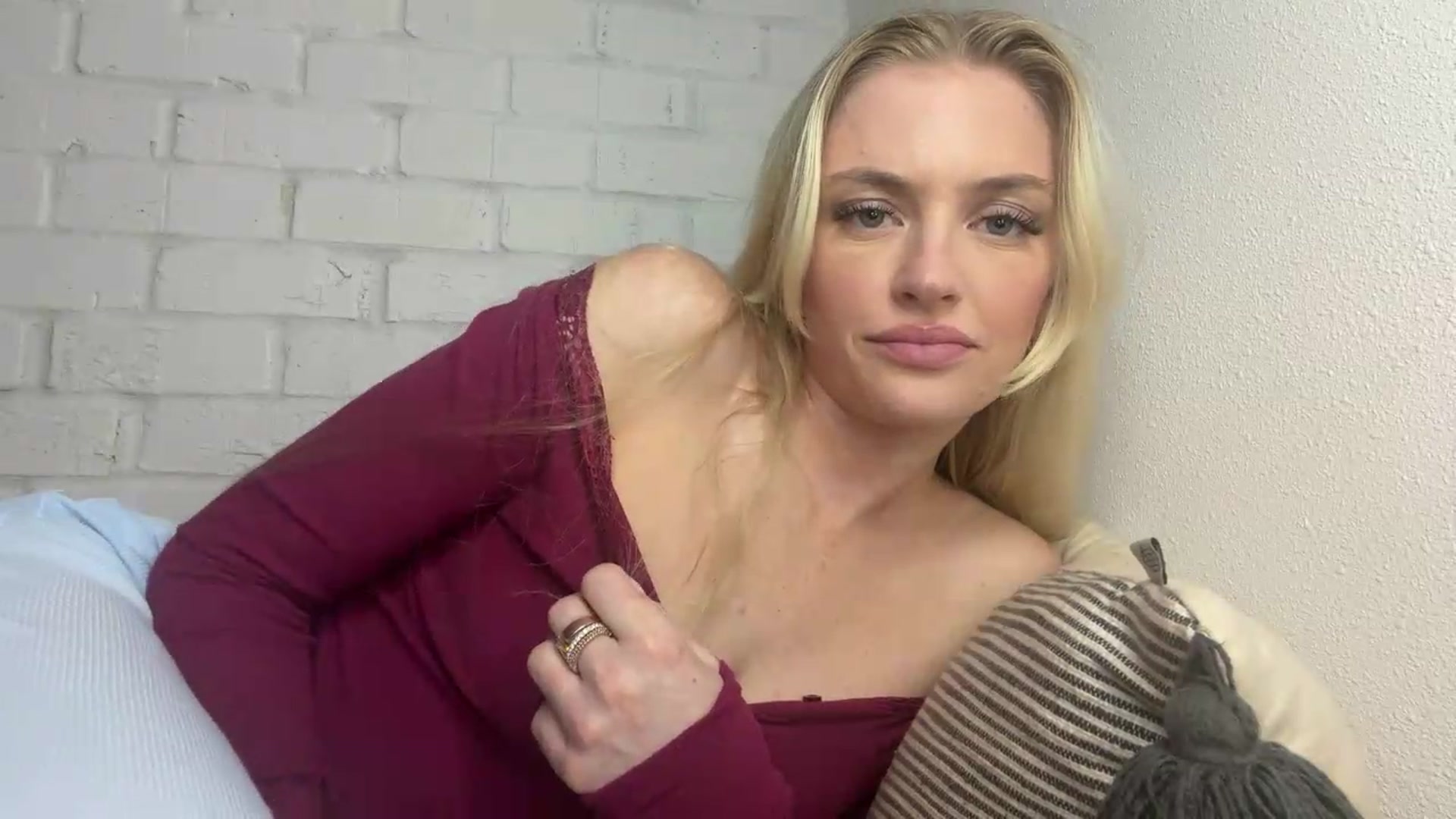 Gallery image thumbnail from Callmemaddie's myfreecams stream on, 08/18/2026, 11:59 image 19 of 20