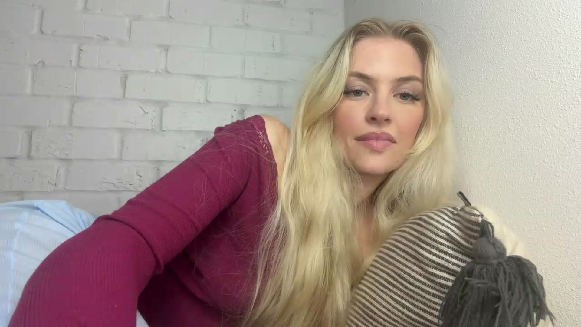 Gallery image thumbnail from Callmemaddie's myfreecams stream on, 08/18/2026, 11:59 image 15 of 20