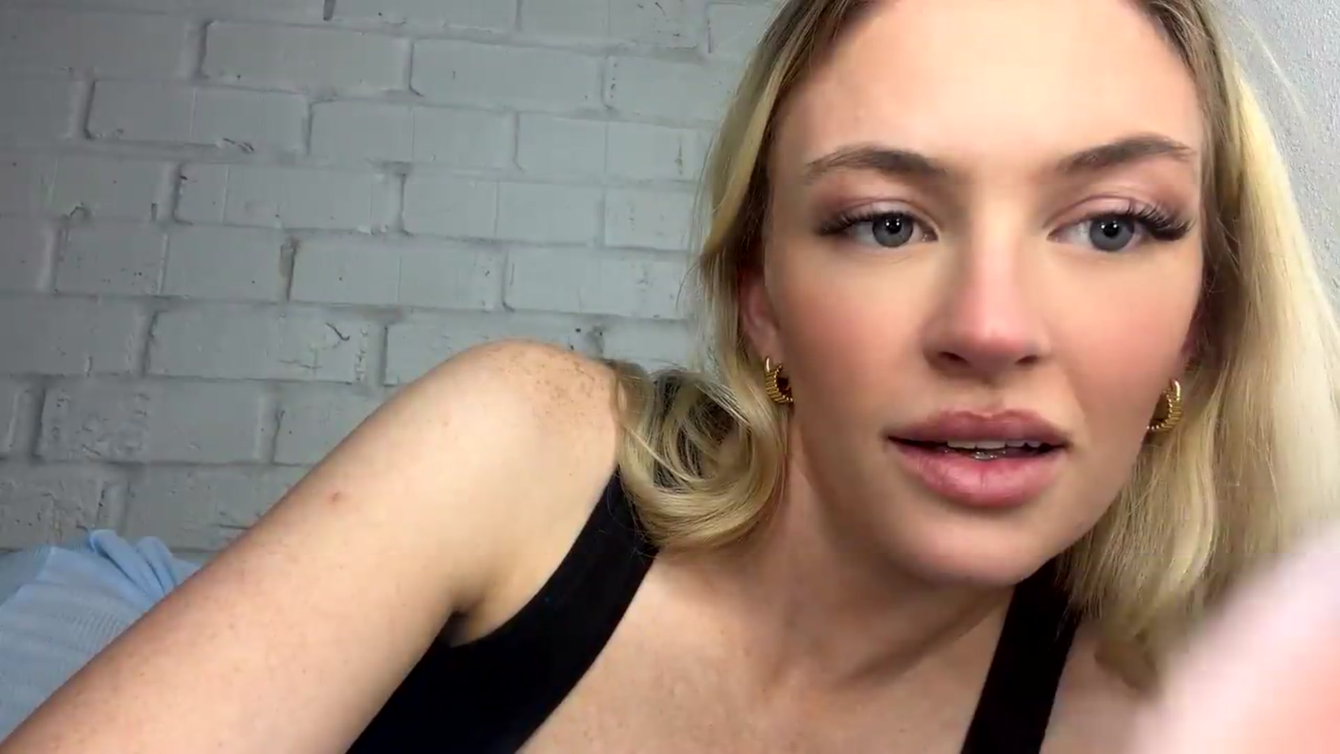 Gallery image thumbnail from Callmemaddie's myfreecams stream on, 08/20/2026, 09:45 image 19 of 20