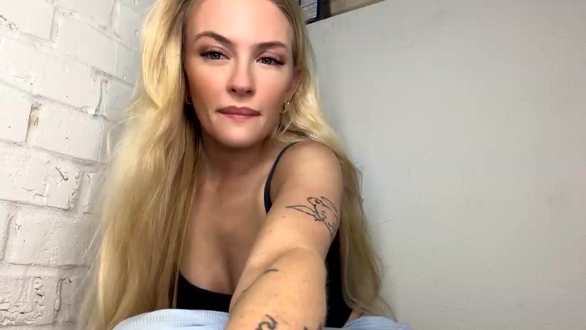Gallery image thumbnail from Callmemaddie's myfreecams stream on, 08/23/2026, 05:27 image 2 of 20