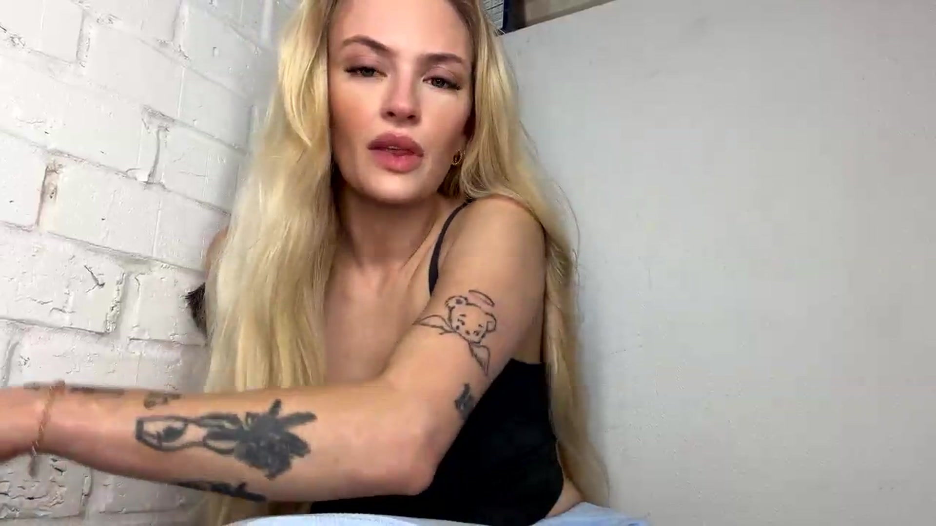 Gallery image thumbnail from Callmemaddie's myfreecams stream on, 08/23/2026, 05:27 image 15 of 20