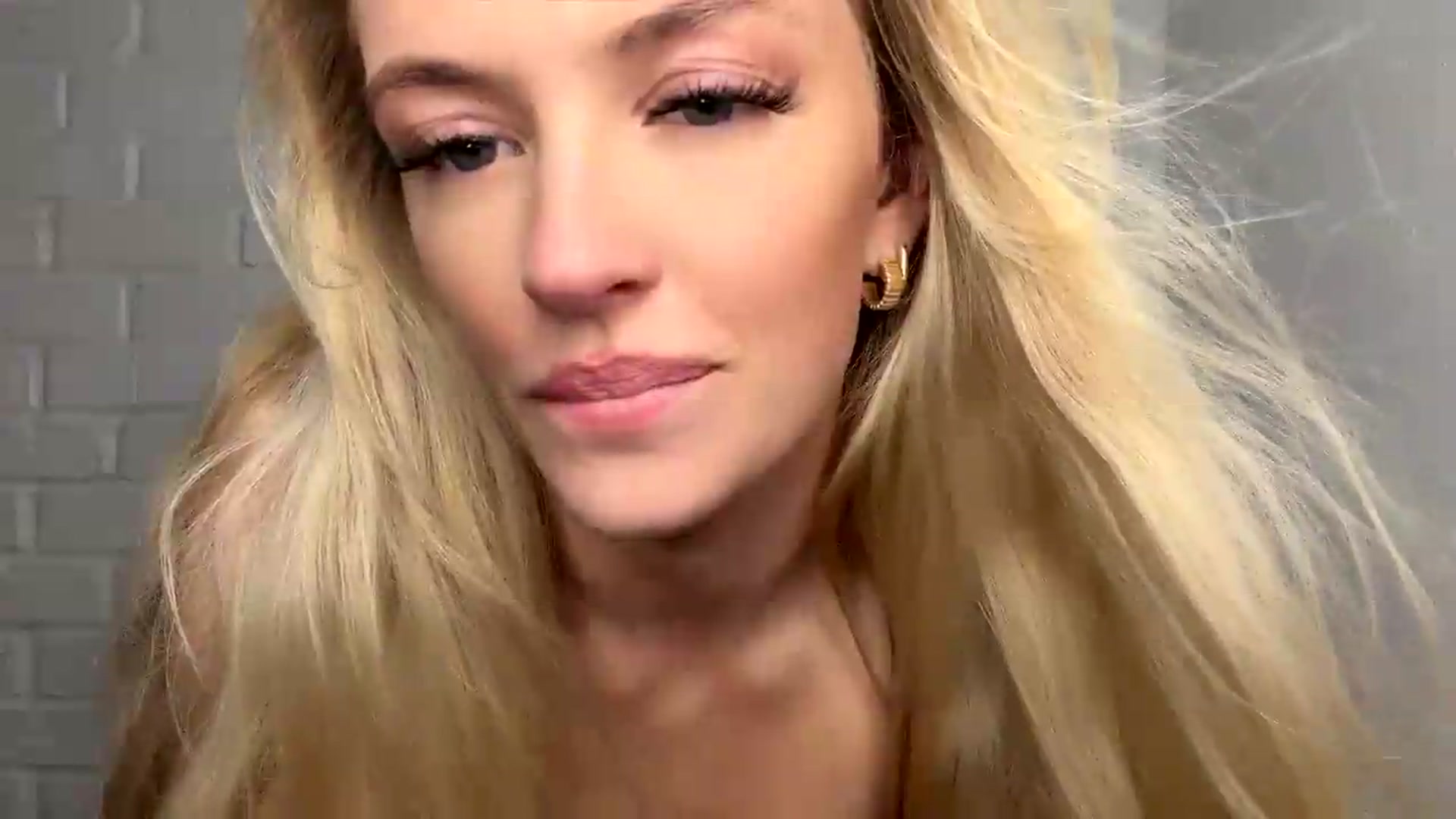 Gallery image thumbnail from Callmemaddie's myfreecams stream on, 08/24/2026, 08:45 image 8 of 20