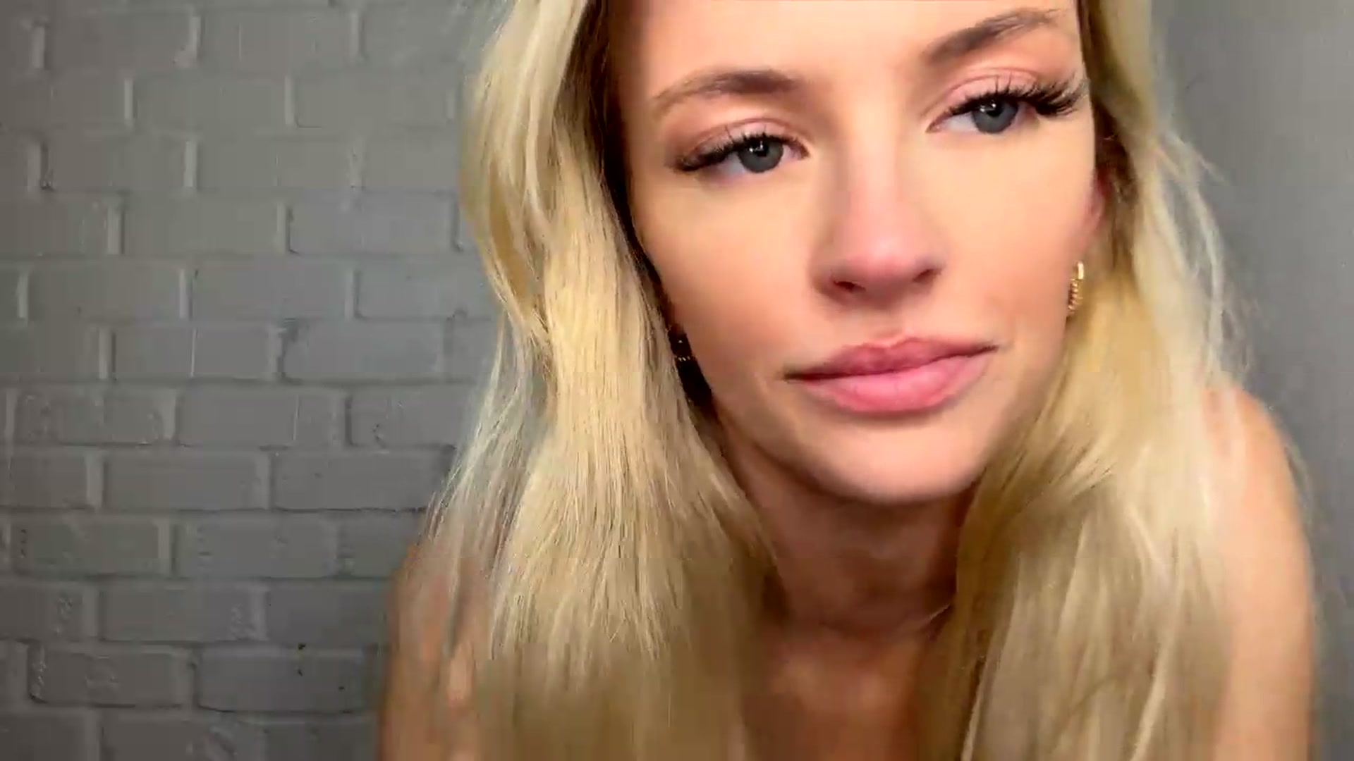 Gallery image thumbnail from Callmemaddie's myfreecams stream on, 08/24/2026, 08:45 image 16 of 20