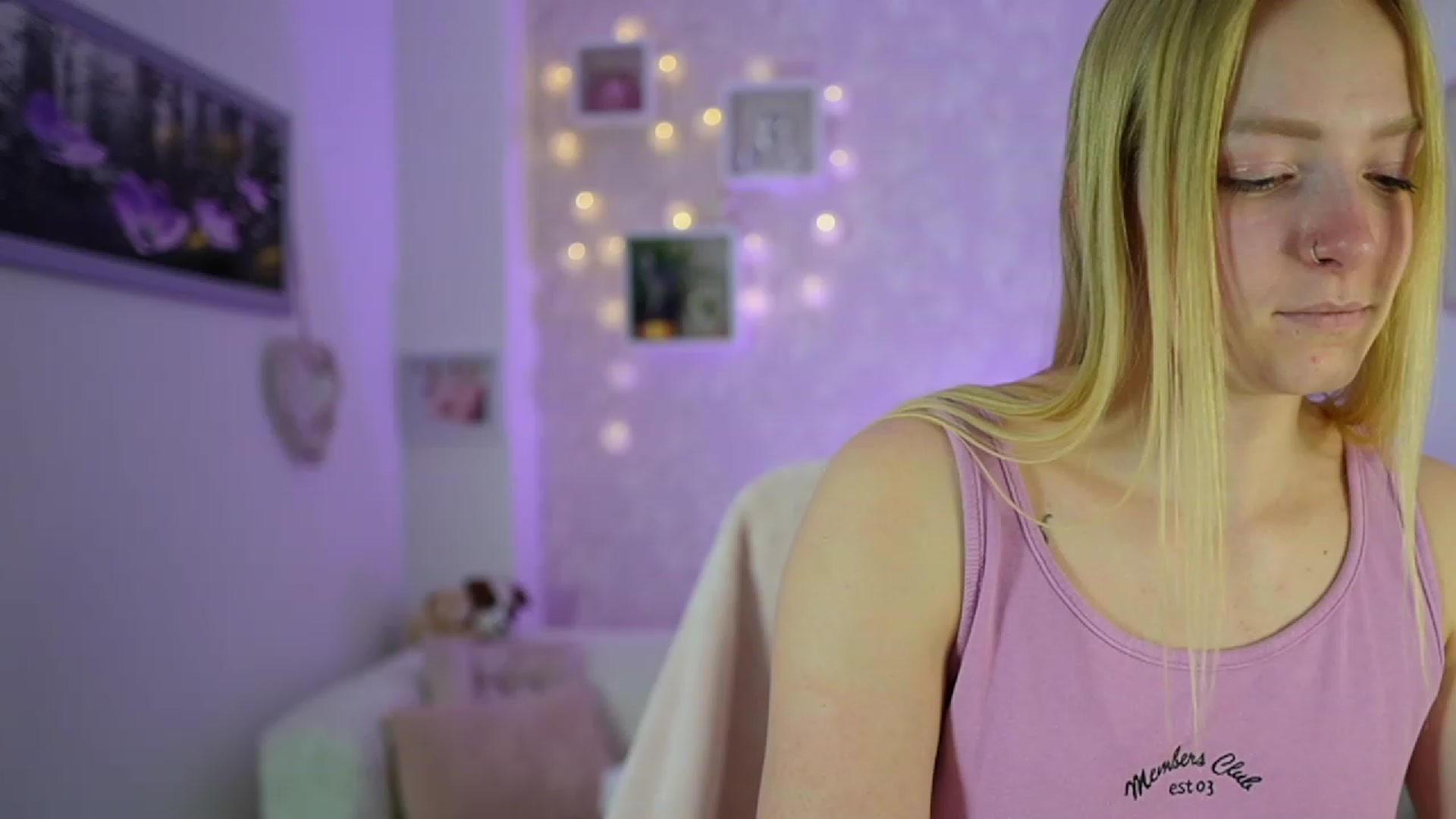 Gallery image thumbnail from Caly_Carter's myfreecams stream on, 12/17/2023, 10:14 image 17 of 20
