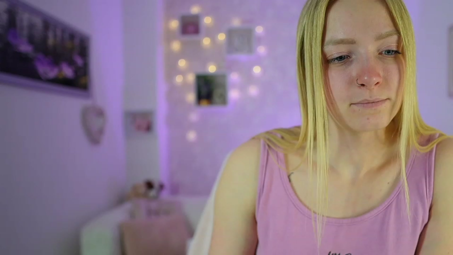 Gallery image thumbnail from Caly_Carter's myfreecams stream on, 12/17/2023, 10:14 image 16 of 20
