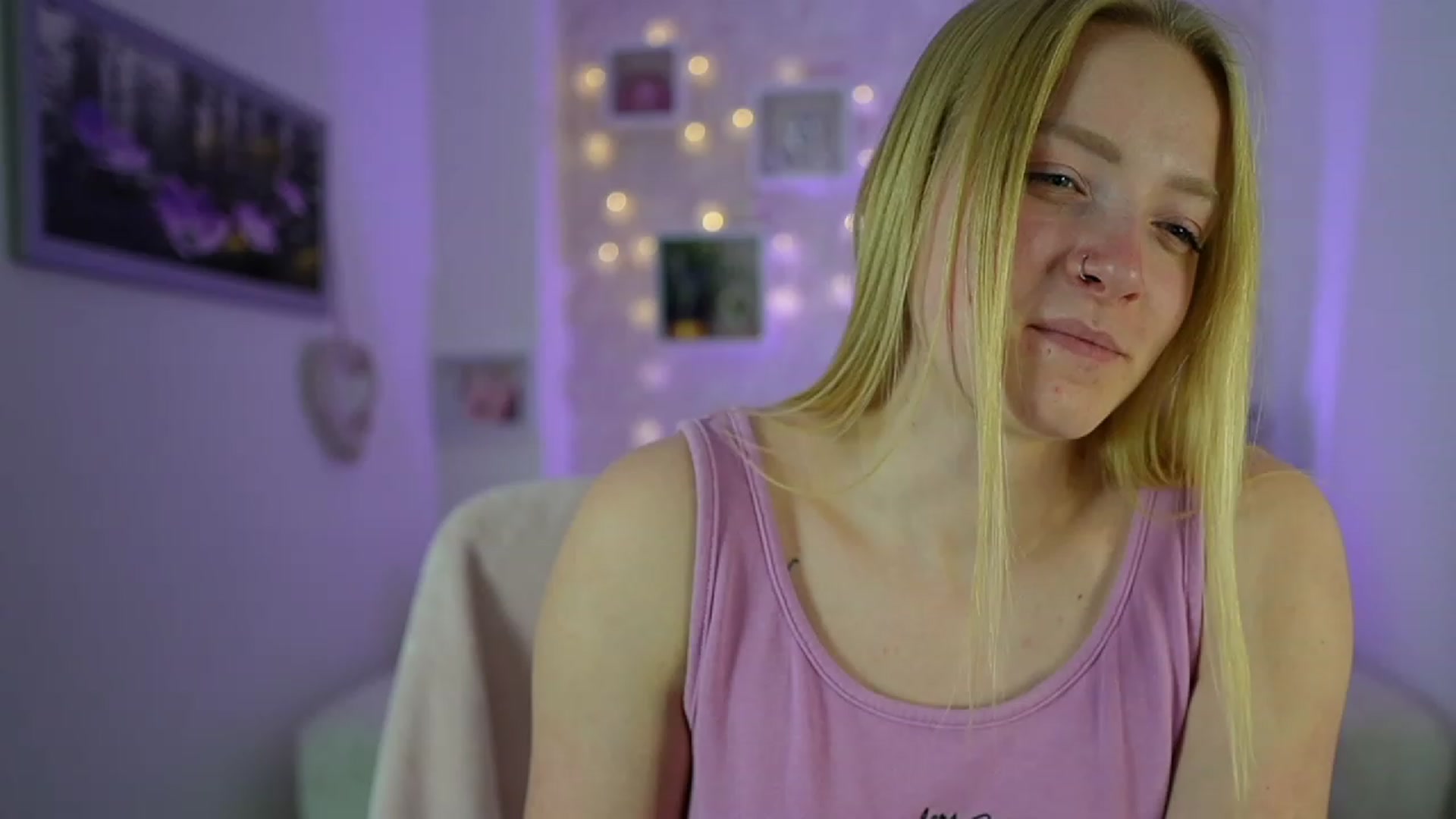 Gallery image thumbnail from Caly_Carter's myfreecams stream on, 12/17/2023, 11:09 image 10 of 20