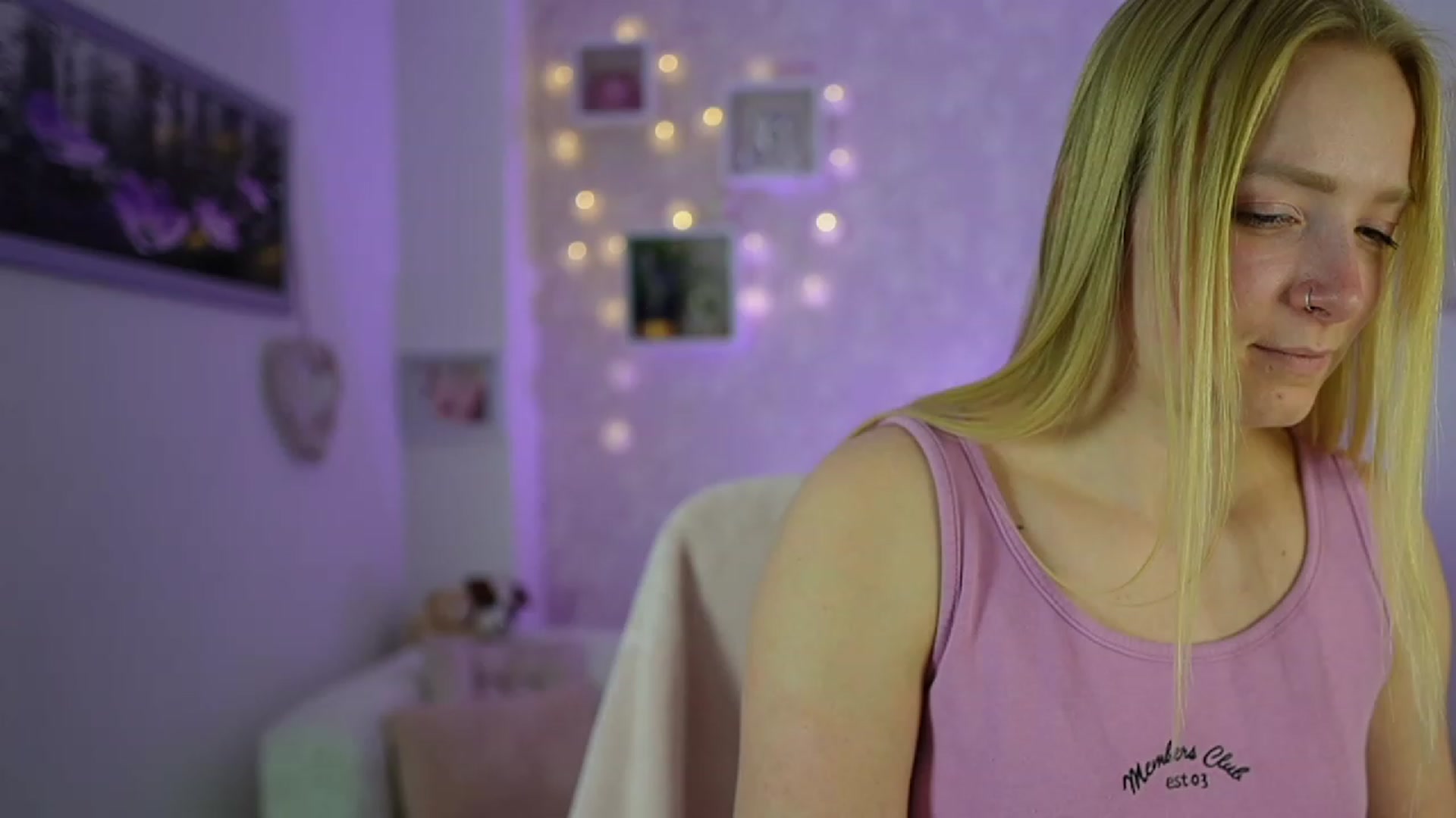 Gallery image thumbnail from Caly_Carter's myfreecams stream on, 12/17/2023, 11:09 image 4 of 20