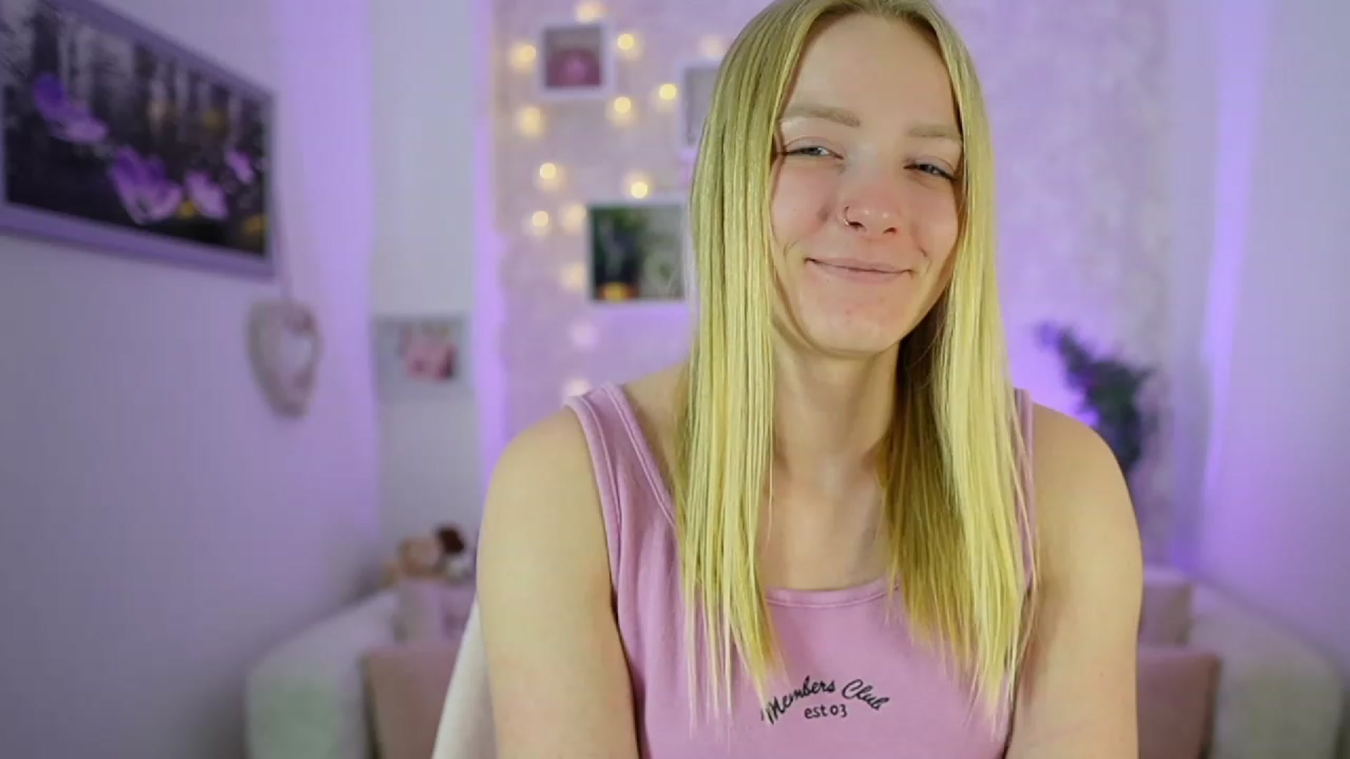 Gallery image thumbnail from Caly_Carter's myfreecams stream on, 12/17/2023, 12:30 image 17 of 20
