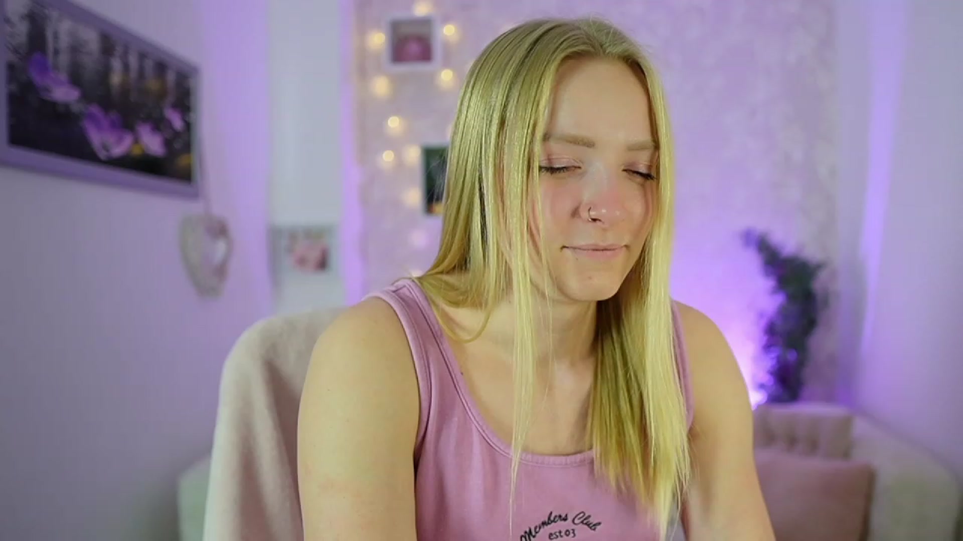 Gallery image thumbnail from Caly_Carter's myfreecams stream on, 12/17/2023, 14:18 image 3 of 20
