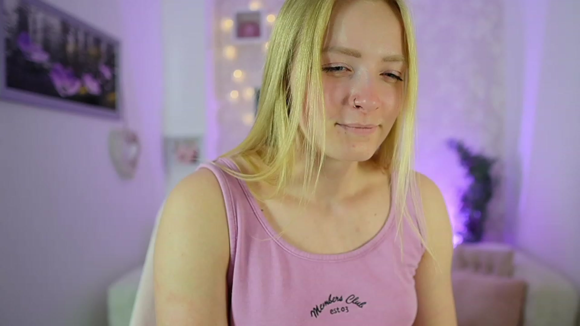 Gallery image thumbnail from Caly_Carter's myfreecams stream on, 12/17/2023, 14:18 image 9 of 20