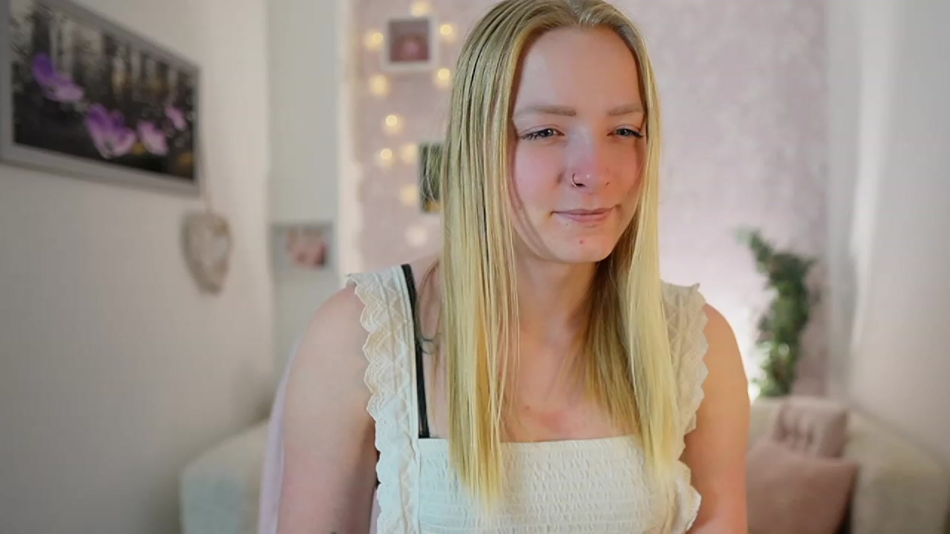 Gallery image thumbnail from Caly_Carter's myfreecams stream on, 12/18/2023, 10:22 image 2 of 20