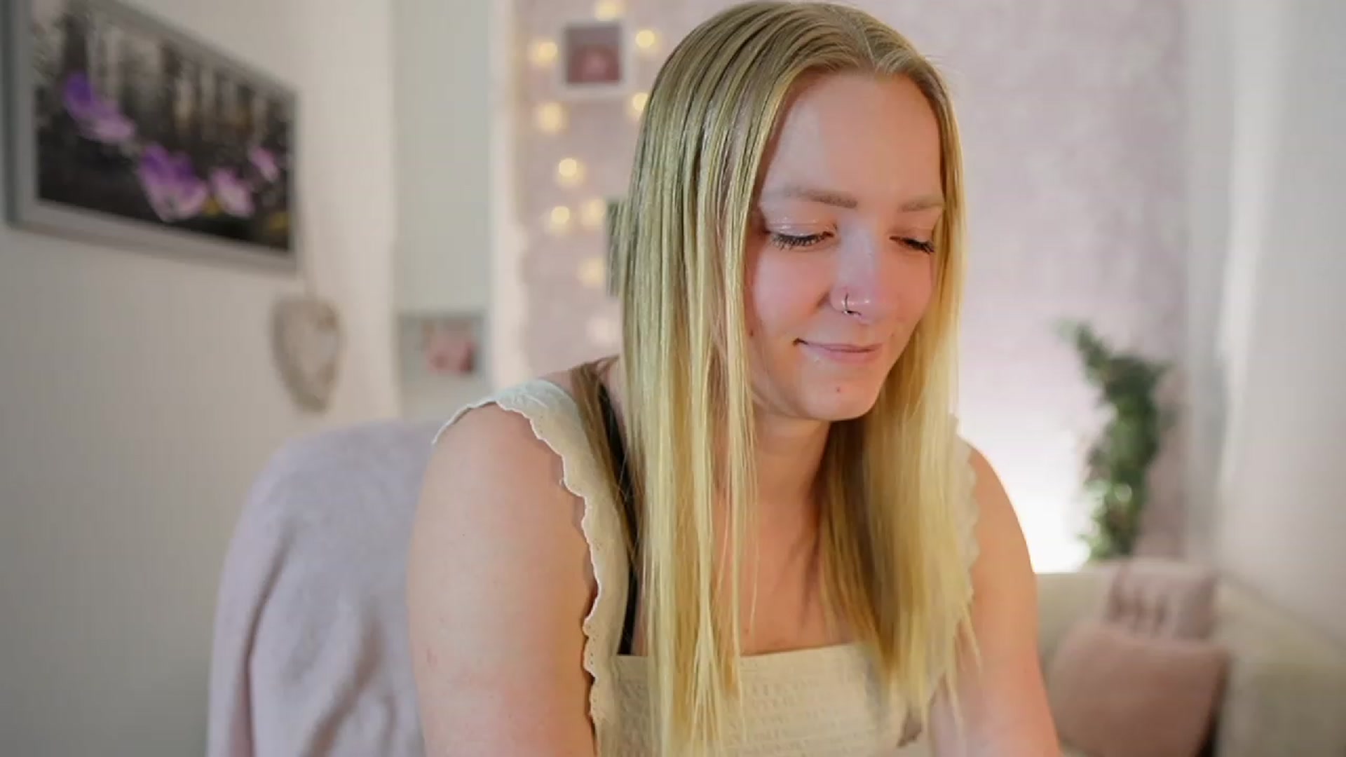 Gallery image thumbnail from Caly_Carter's myfreecams stream on, 12/18/2023, 12:11 image 5 of 20