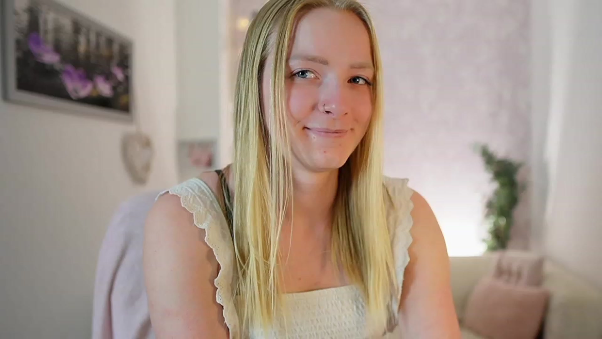 Gallery image thumbnail from Caly_Carter's myfreecams stream on, 12/18/2023, 12:11 image 1 of 20