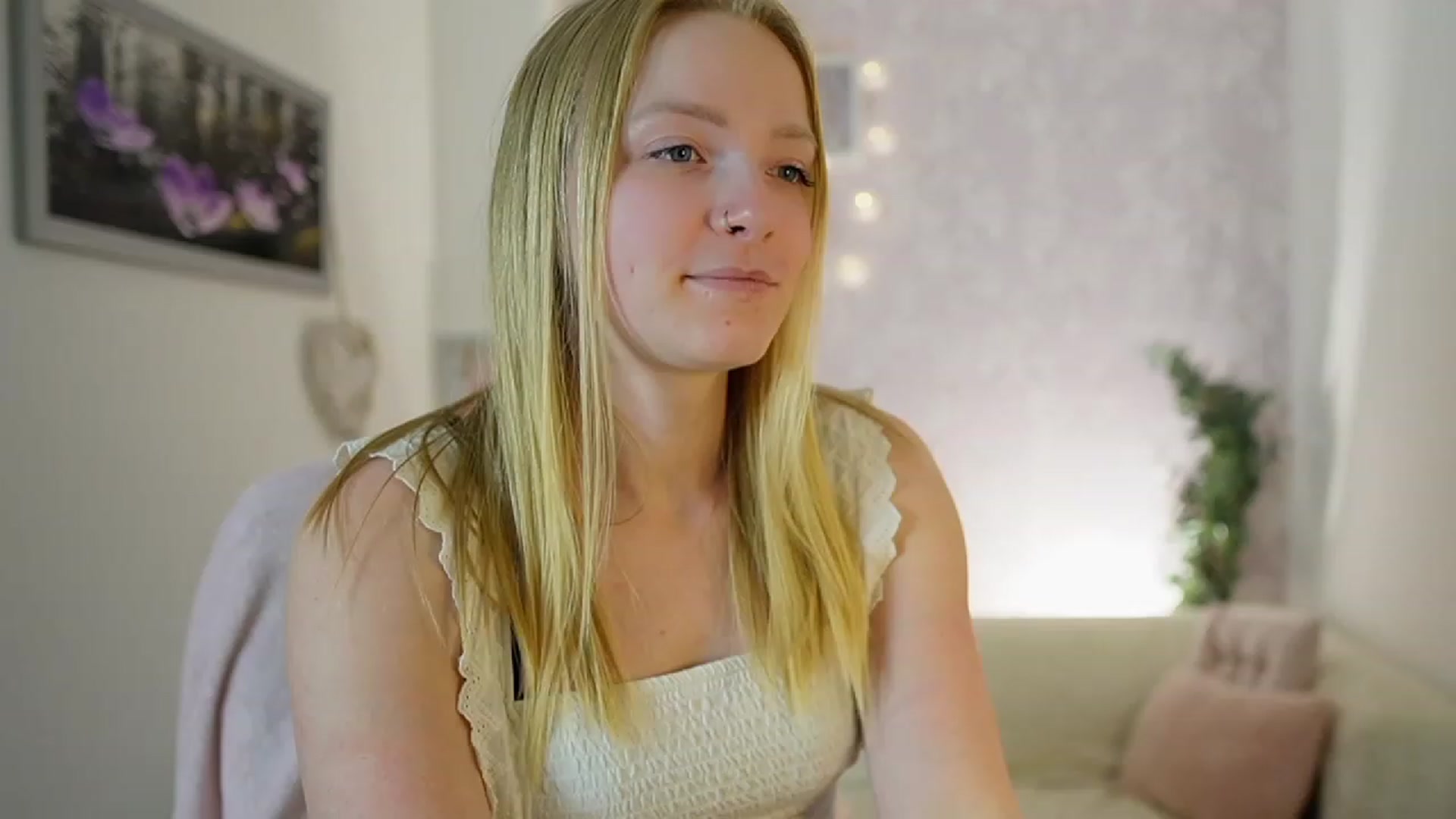 Gallery image thumbnail from Caly_Carter's myfreecams stream on, 12/18/2023, 13:15 image 11 of 20