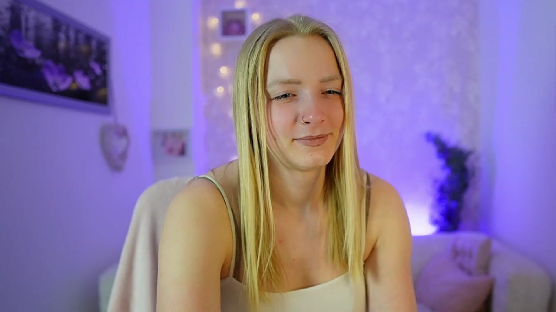 Gallery image thumbnail from Caly_Carter's myfreecams stream on, 12/19/2023, 10:24 image 10 of 20