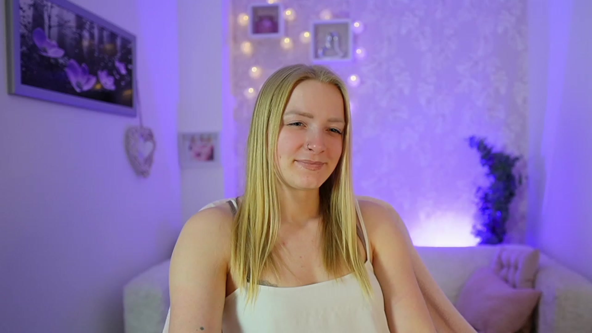 Gallery image thumbnail from Caly_Carter's myfreecams stream on, 12/19/2023, 12:44 image 15 of 20