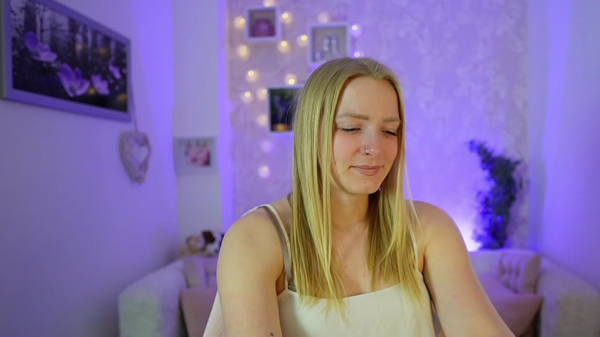 Gallery image thumbnail from Caly_Carter's myfreecams stream on, 12/19/2023, 12:44 image 7 of 20